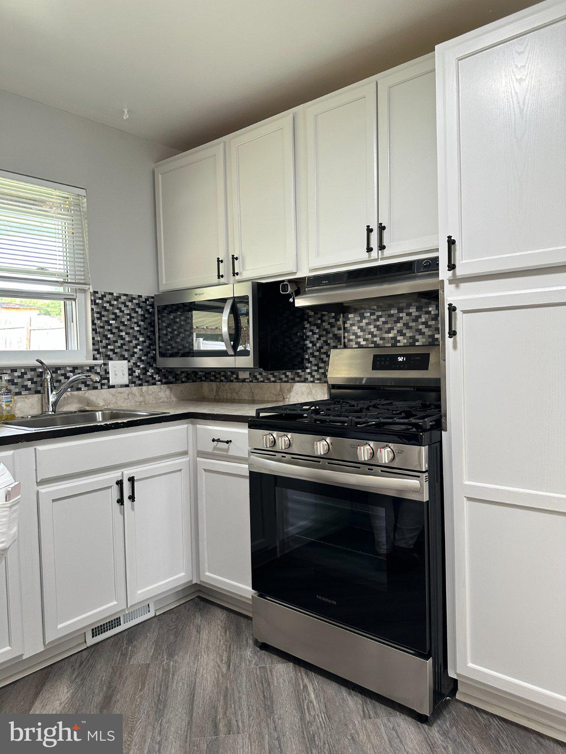 LAYDON PARK - Residential