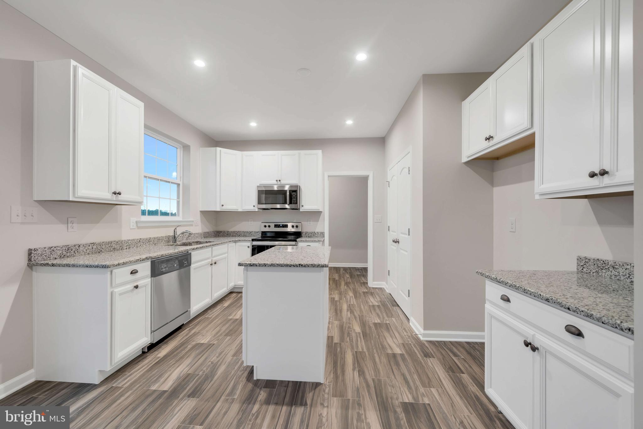 HIDDEN BROOK - Residential