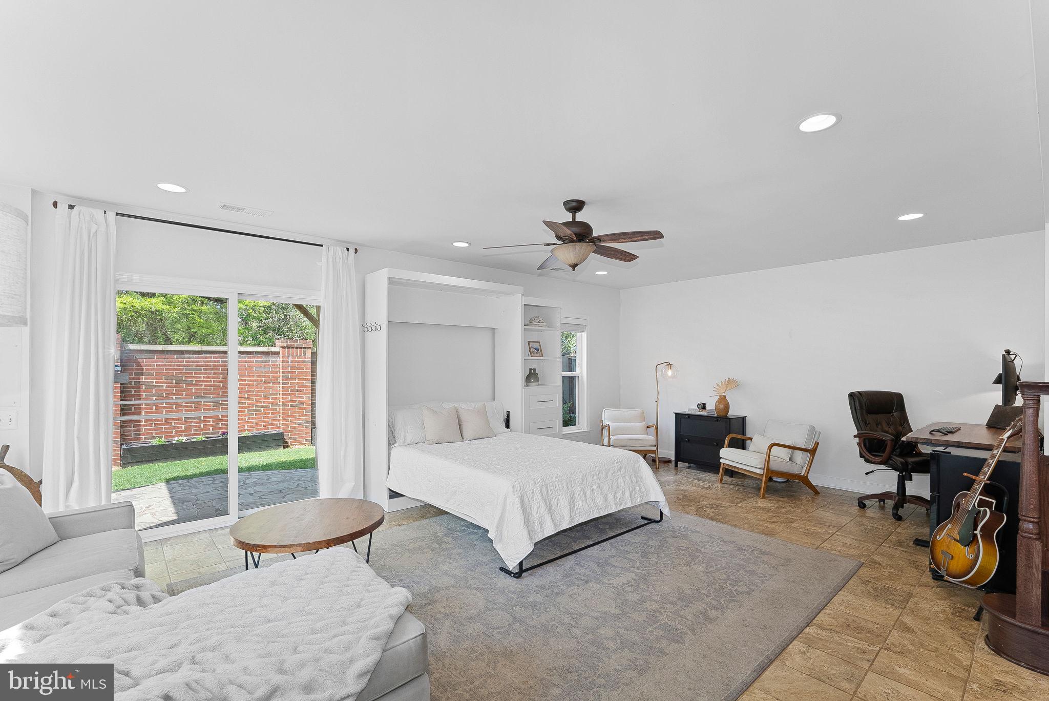 POTTERS GLEN - Residential Lease
