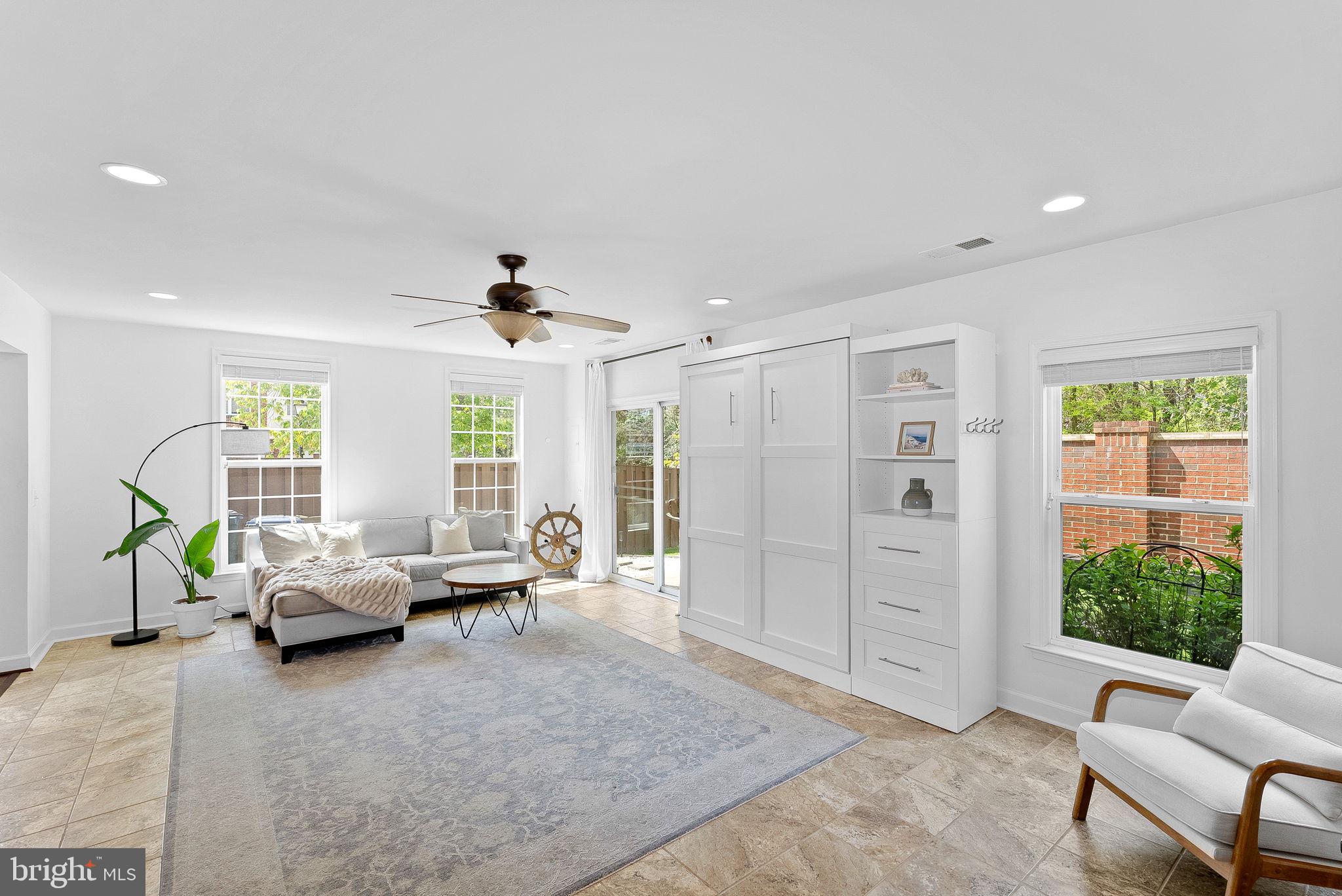 POTTERS GLEN - Residential Lease