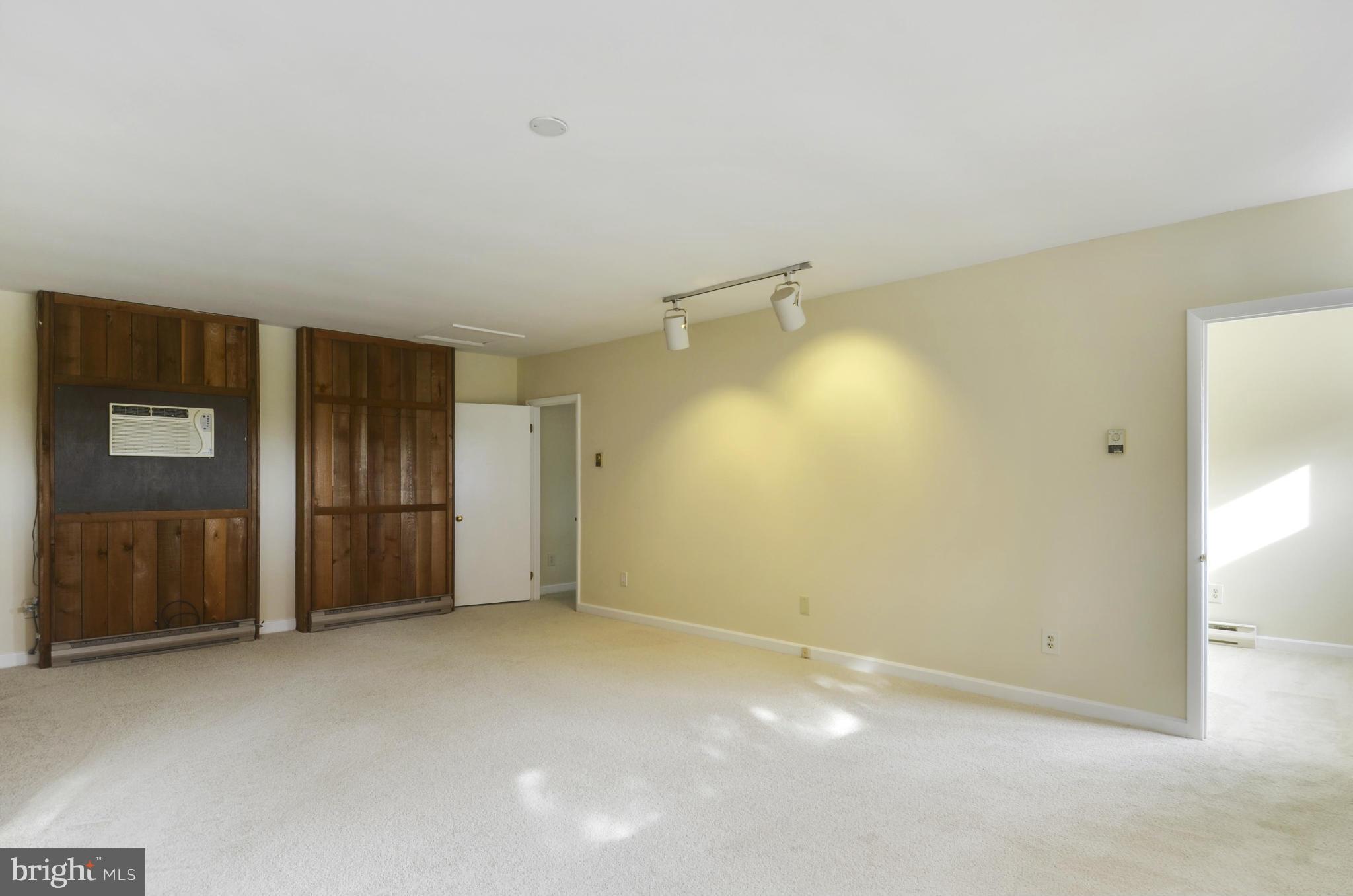 GLEN HILLS - Residential