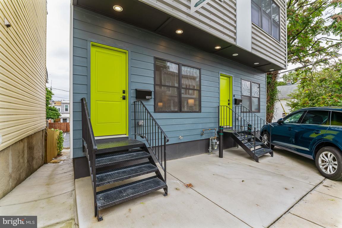 HAMPDEN HISTORIC DISTRICT - Residential Lease