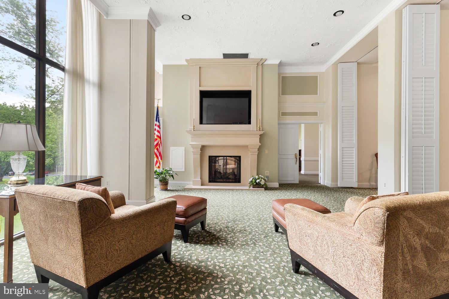TOWERS IN WESTCHESTER PARK - Residential