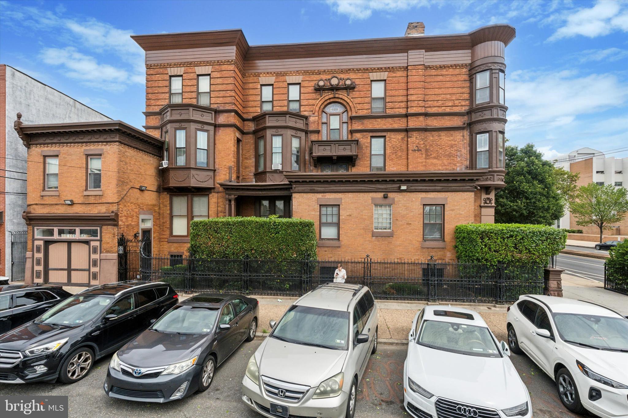 PHILADELPHIA (SOUTH) - Commercial Sale