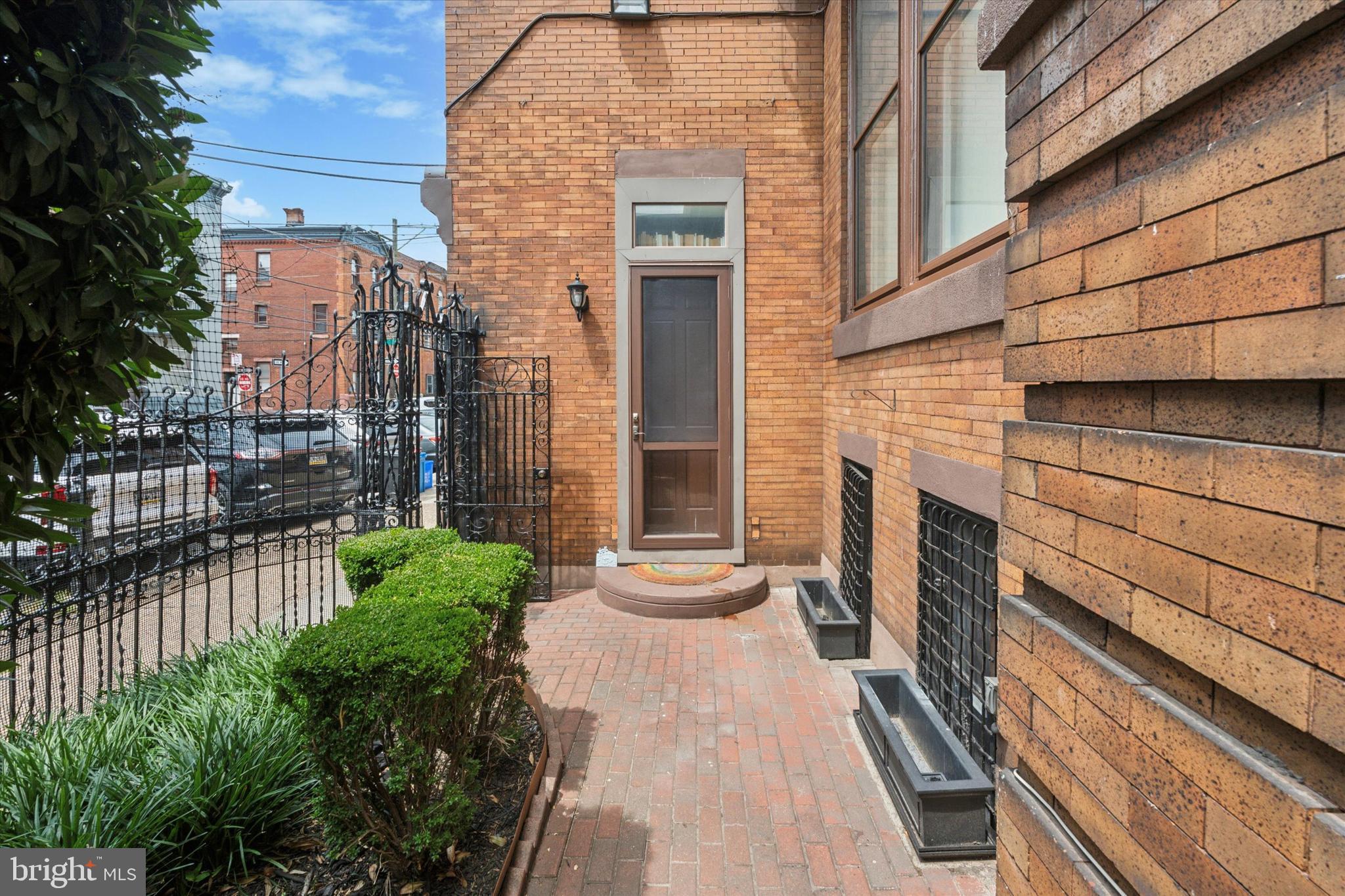 PHILADELPHIA (SOUTH) - Commercial Sale