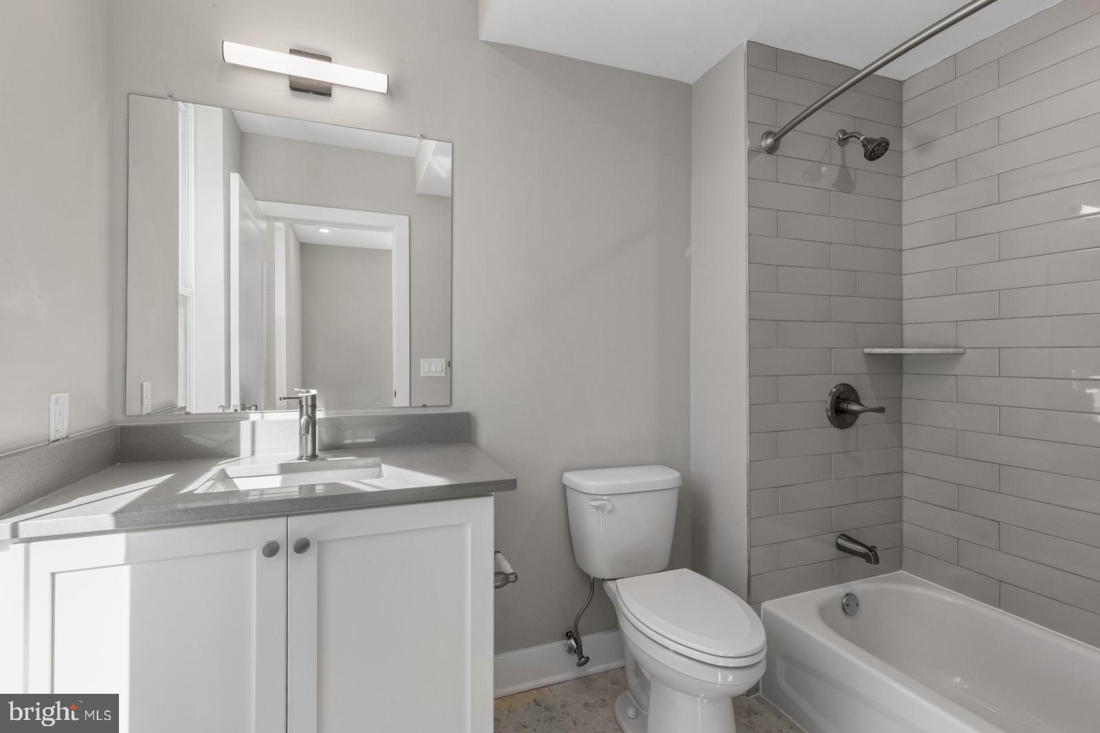 ROXBOROUGH - Residential Lease