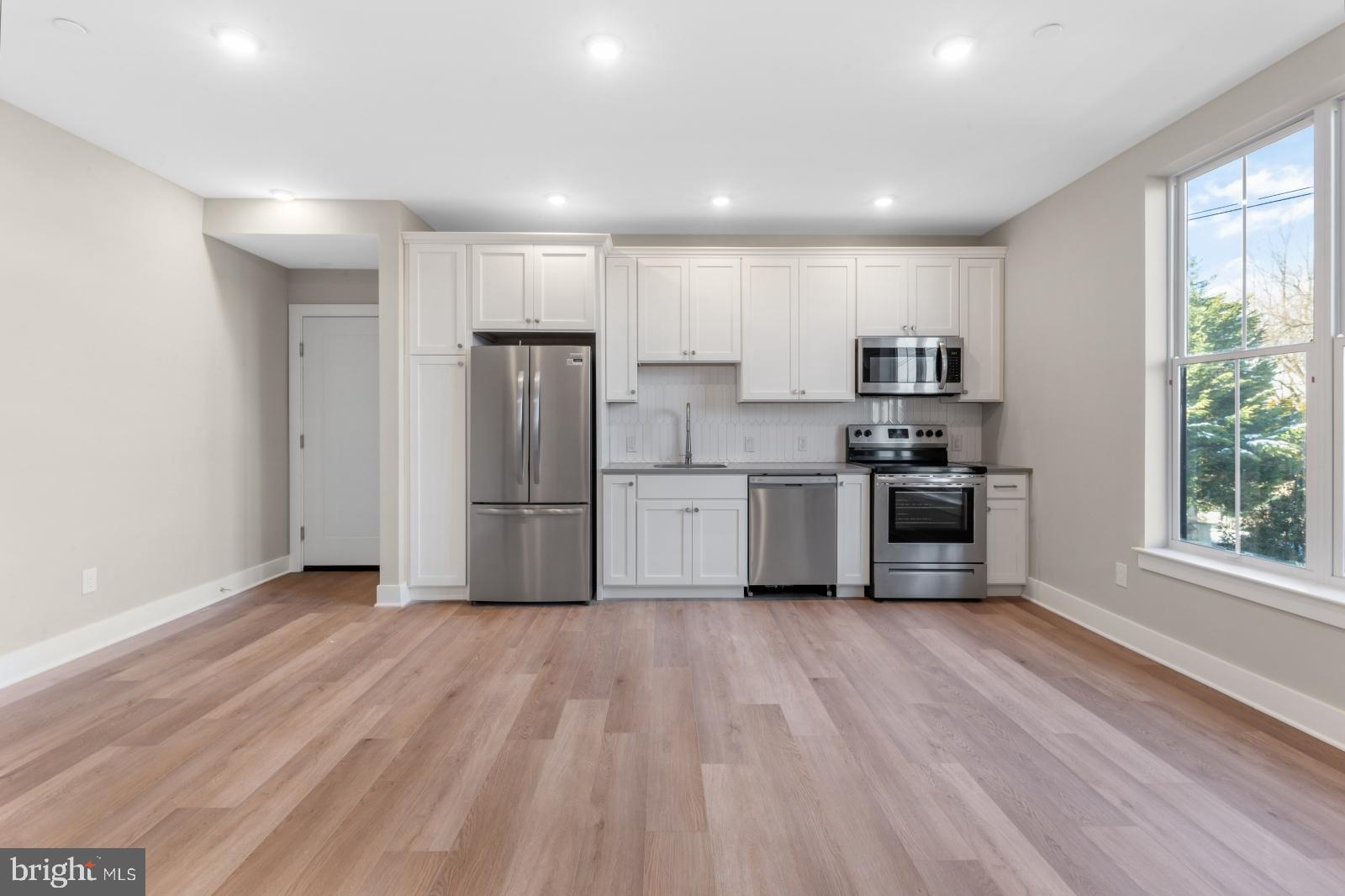 ROXBOROUGH - Residential Lease