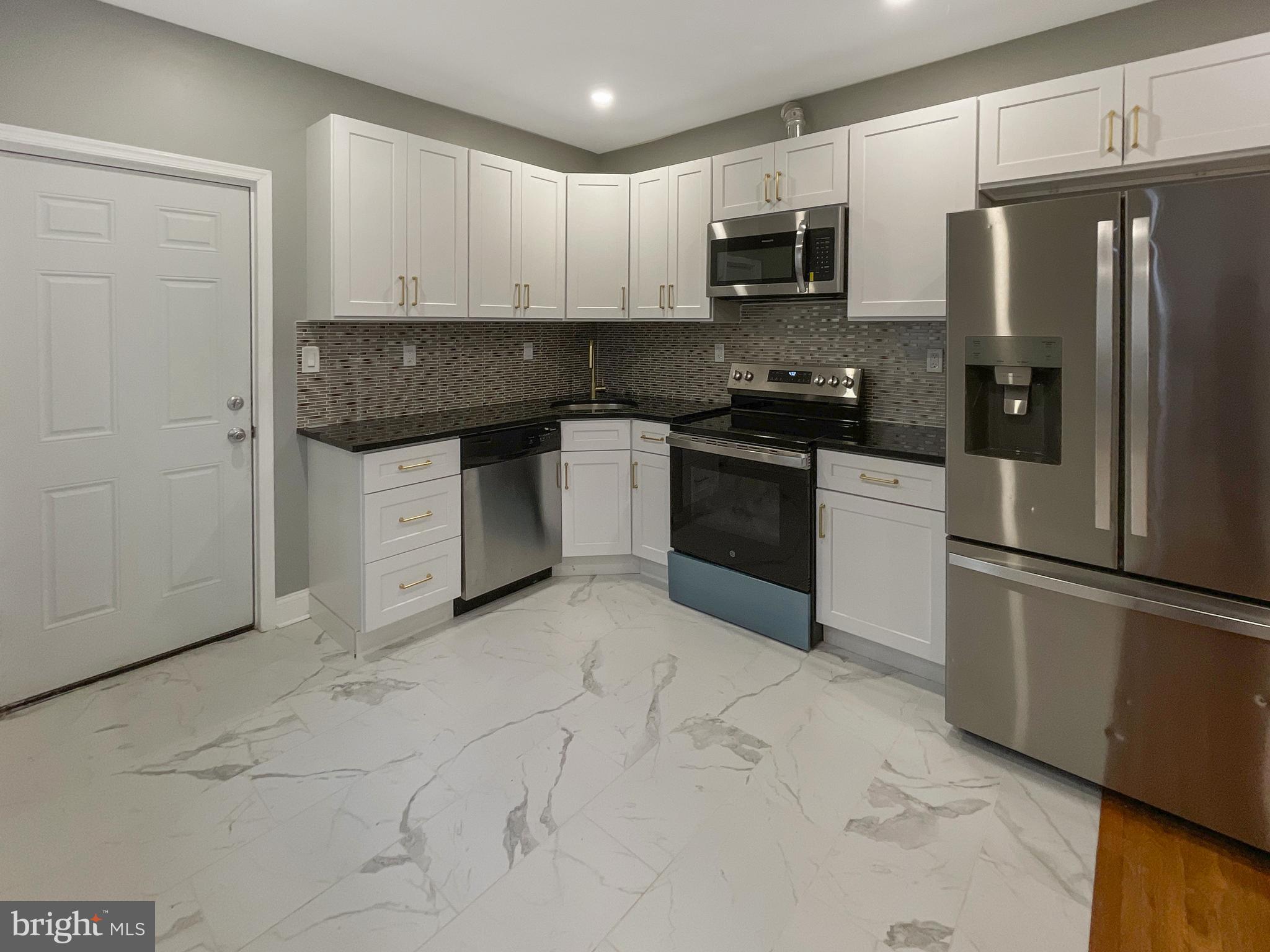 GARDEN COURT - Residential