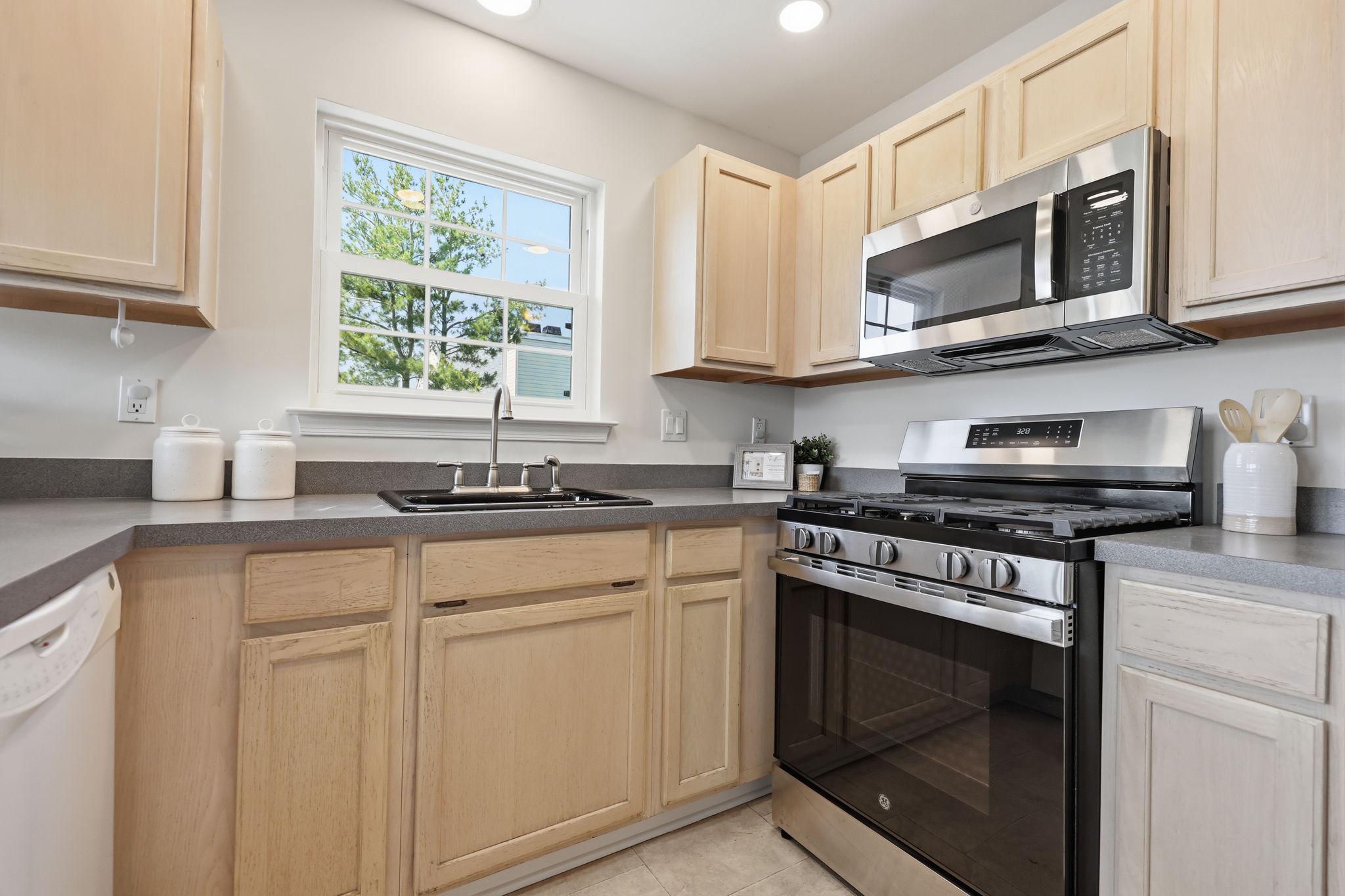 BROOKSTONE - Residential