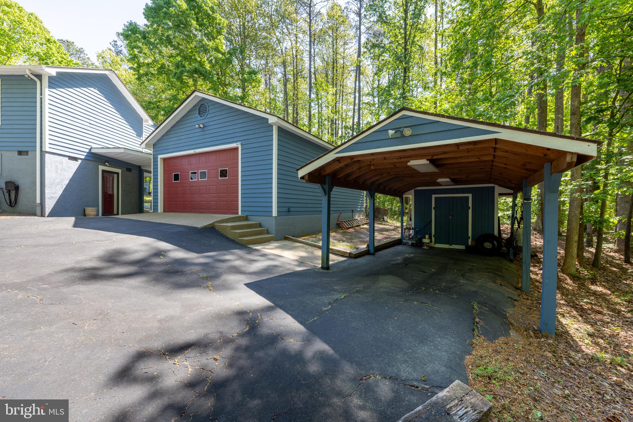 ROCKLAND CREEK ESTATES - Residential