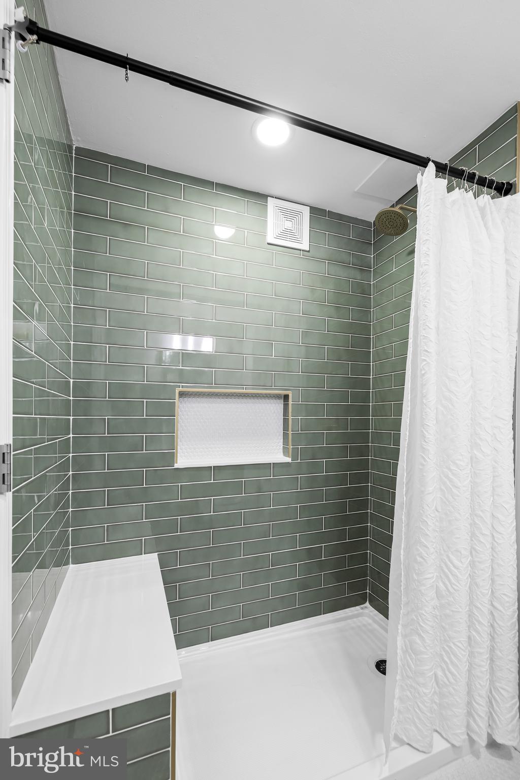 ROLAND PARK - Residential