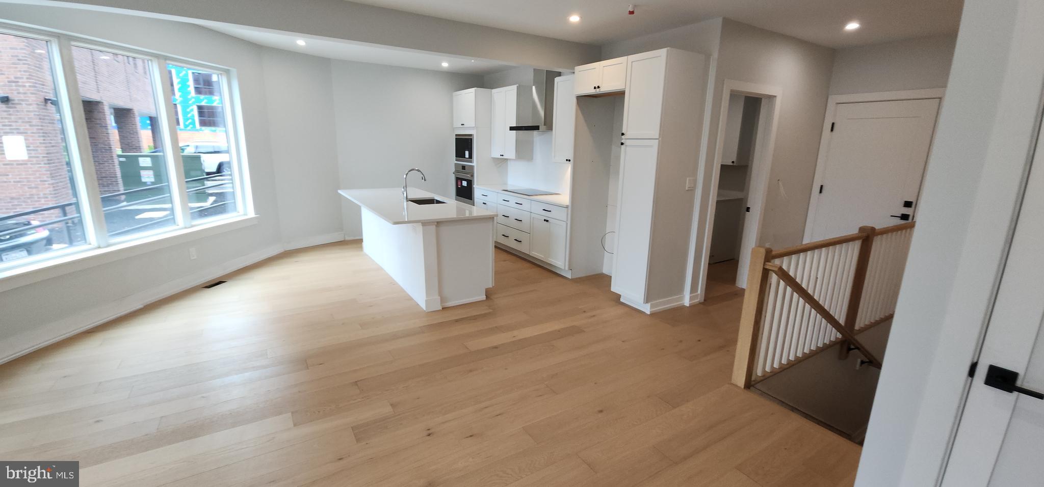 CHESTNUT HILL - Residential