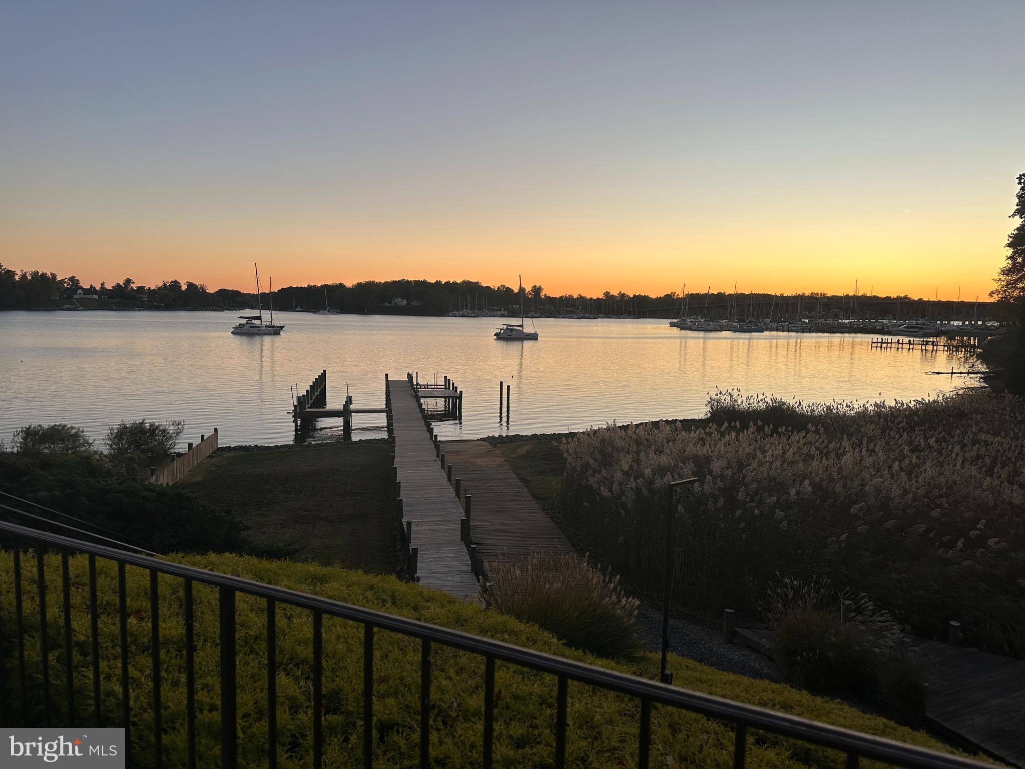 SHADOW POINT - Residential