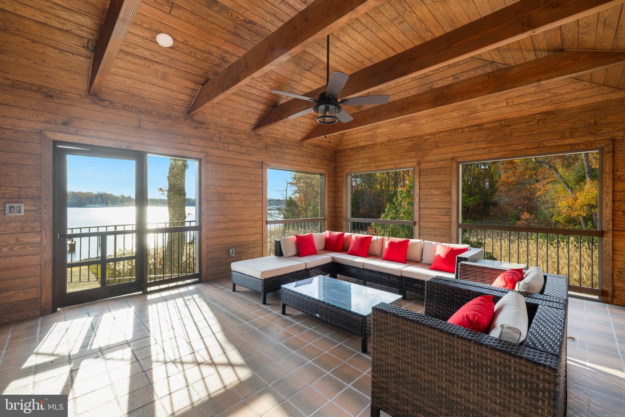 SHADOW POINT - Residential