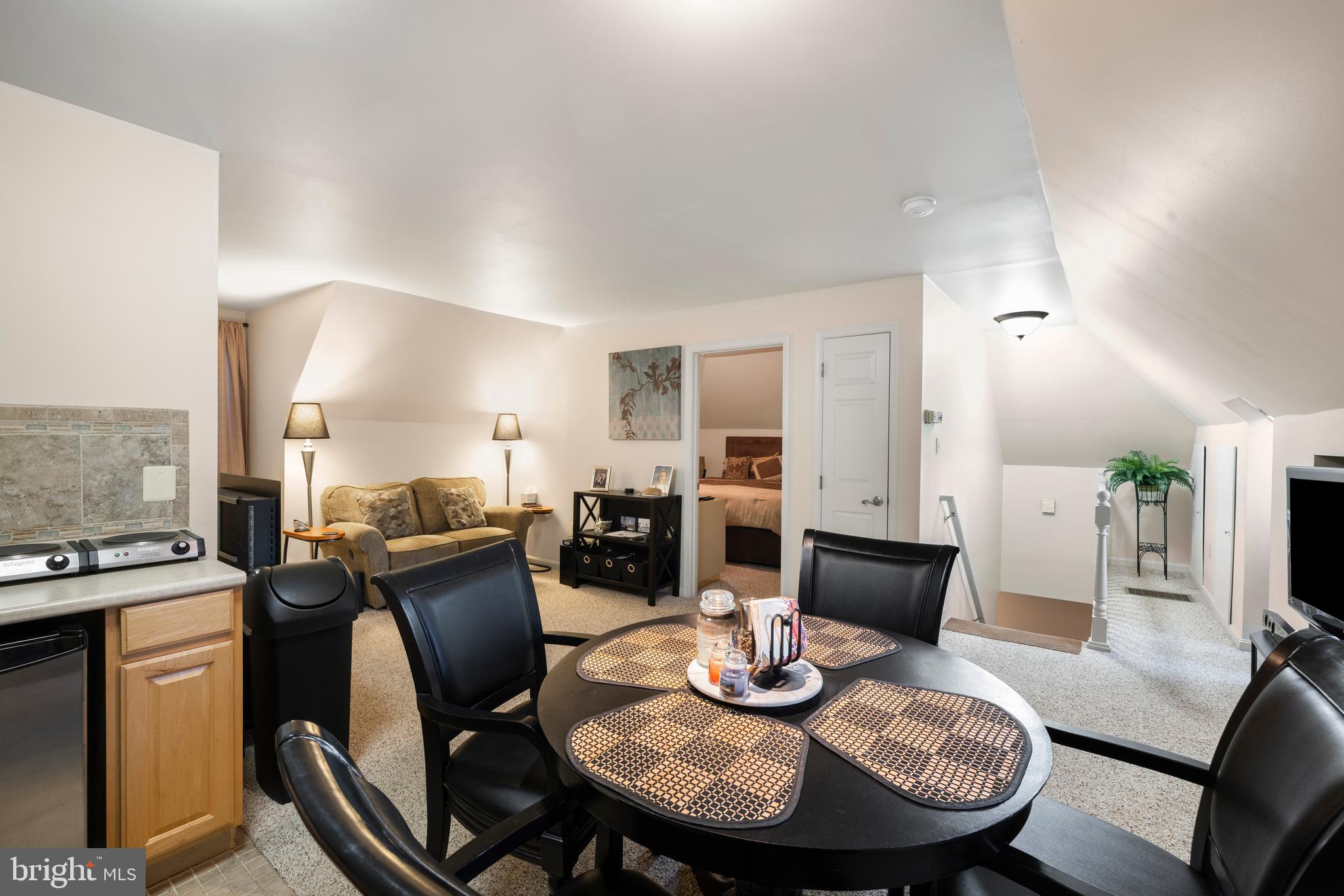 SHADOW POINT - Residential