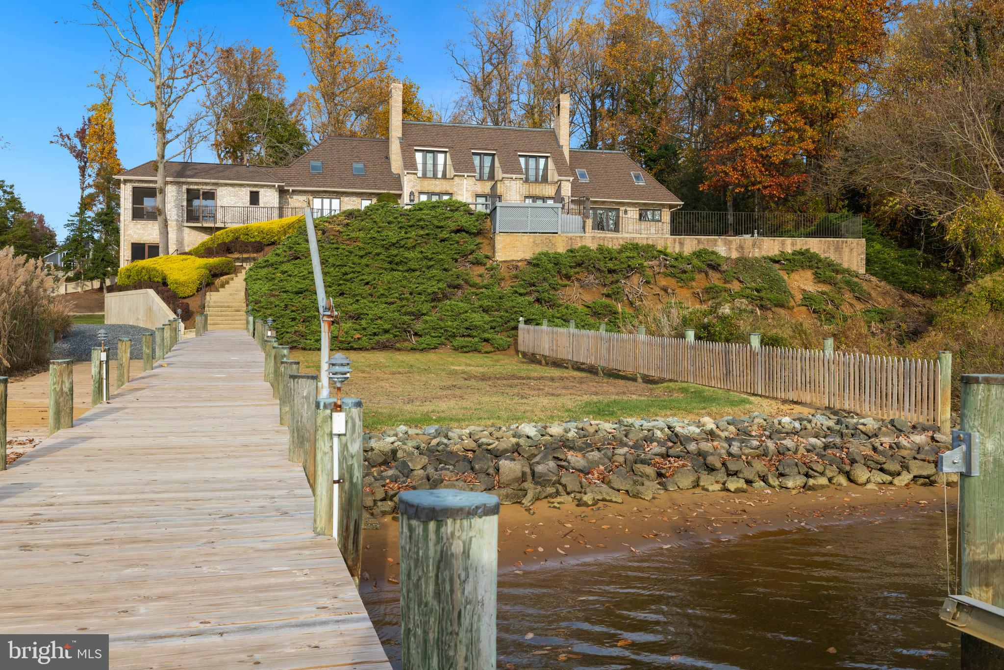 SHADOW POINT - Residential