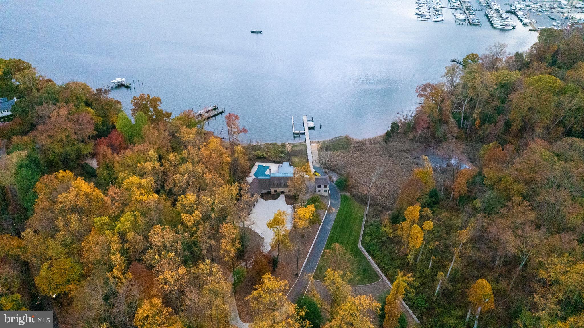 SHADOW POINT - Residential