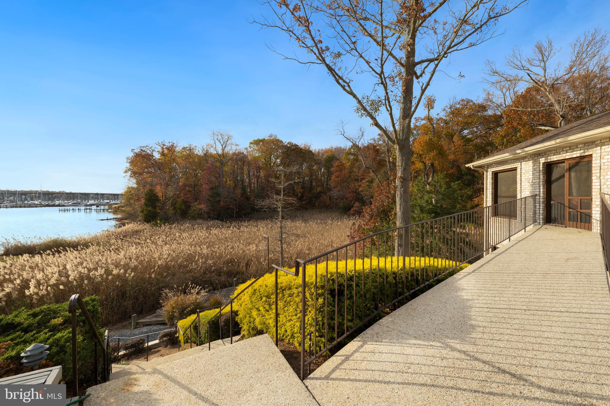 SHADOW POINT - Residential