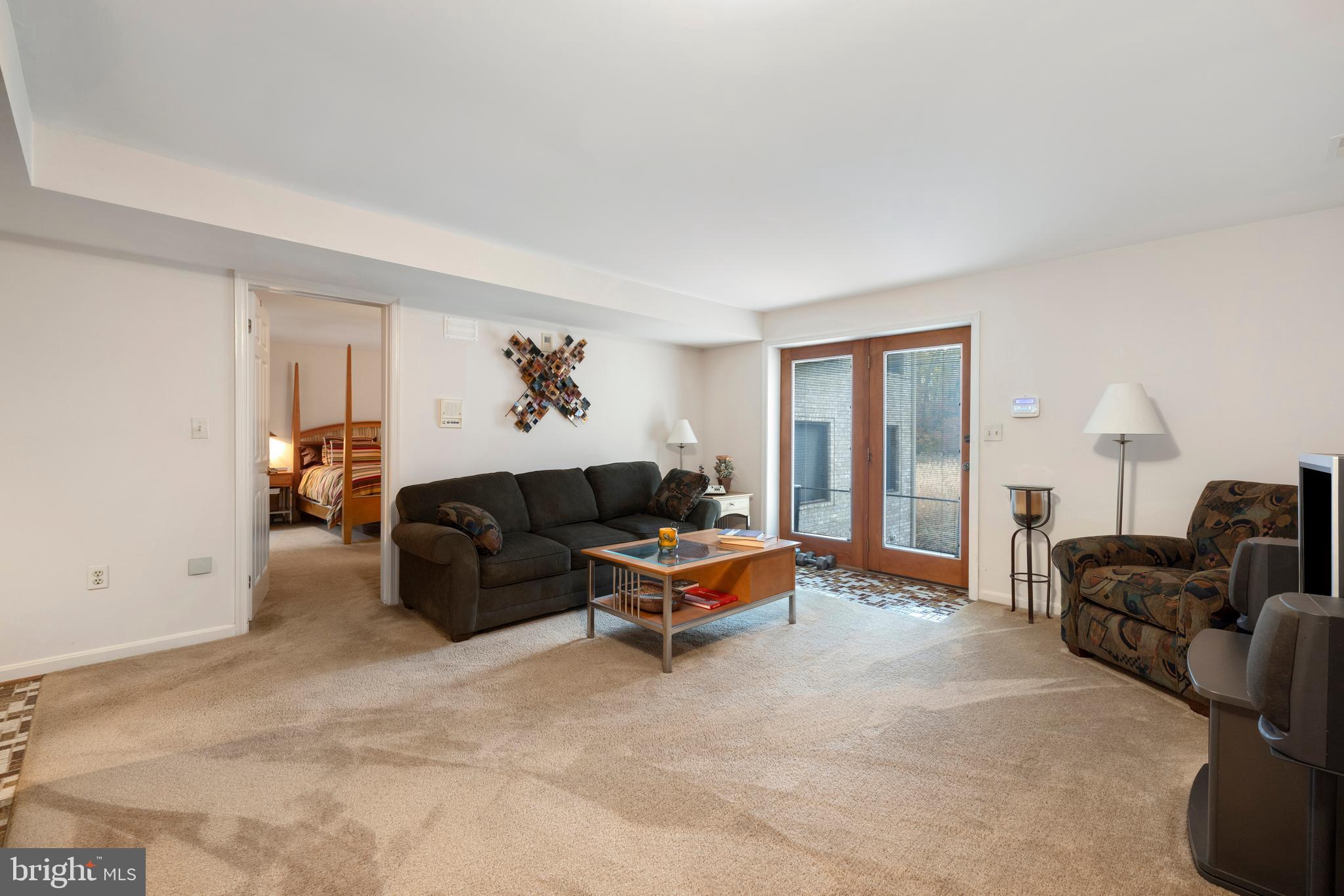 SHADOW POINT - Residential