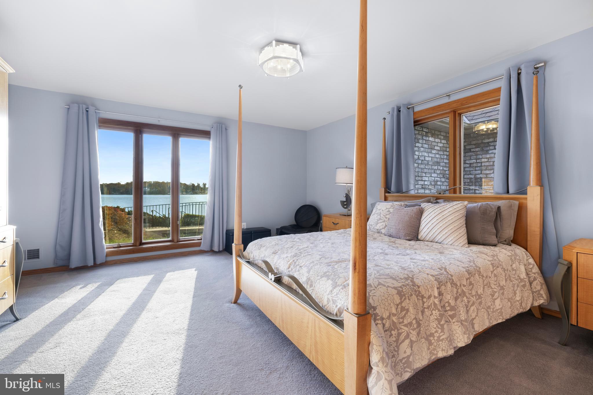 SHADOW POINT - Residential