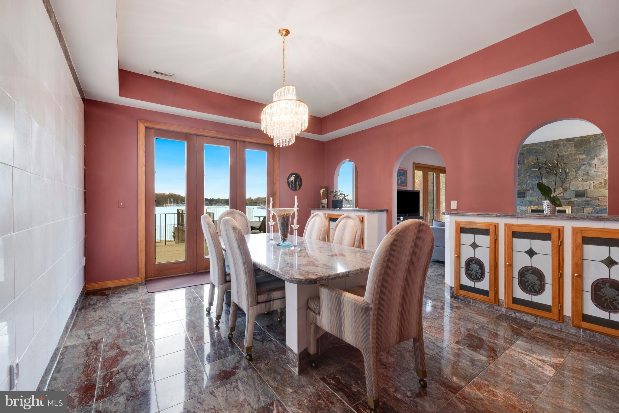 SHADOW POINT - Residential