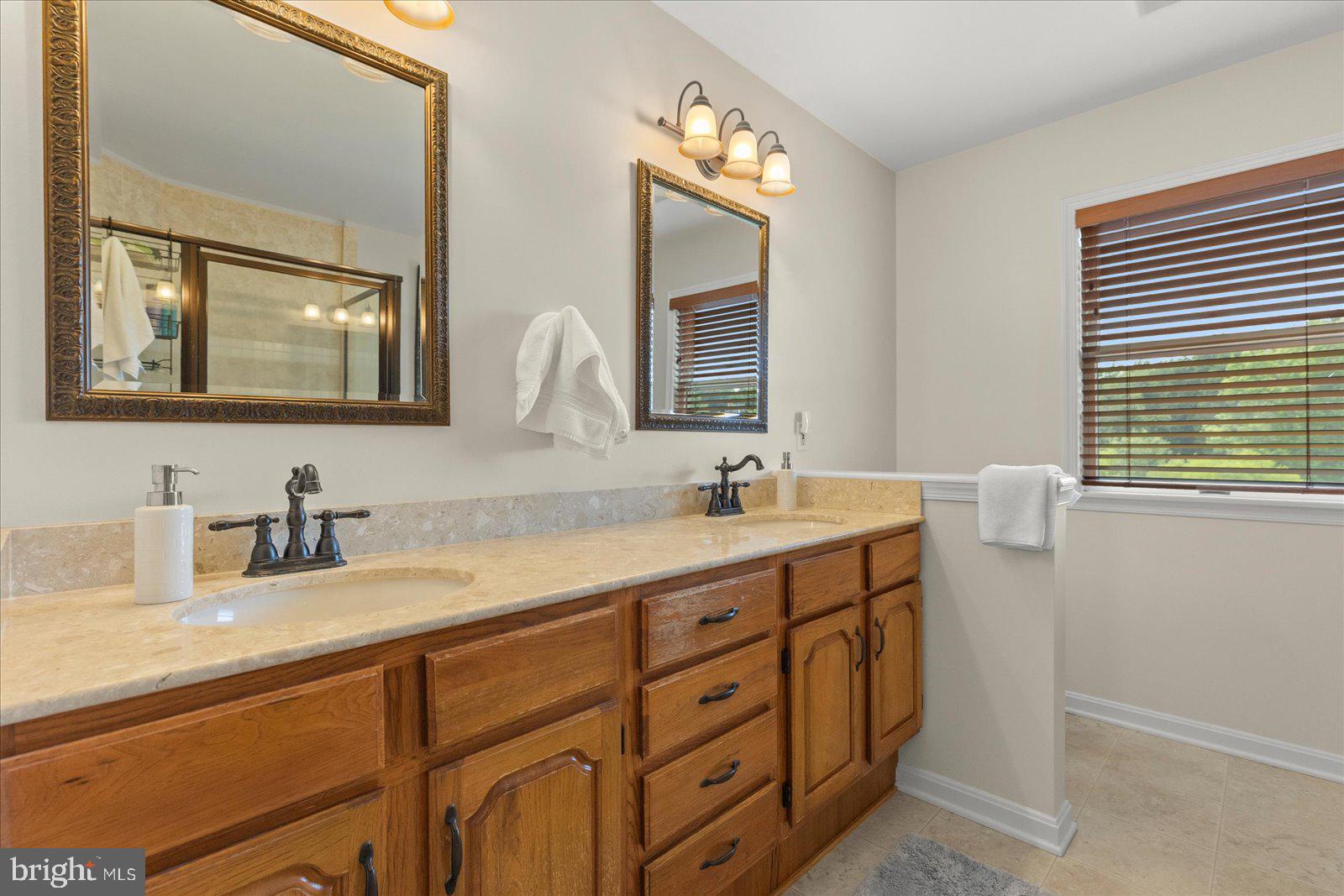 STONE RIDGE EAST - Residential