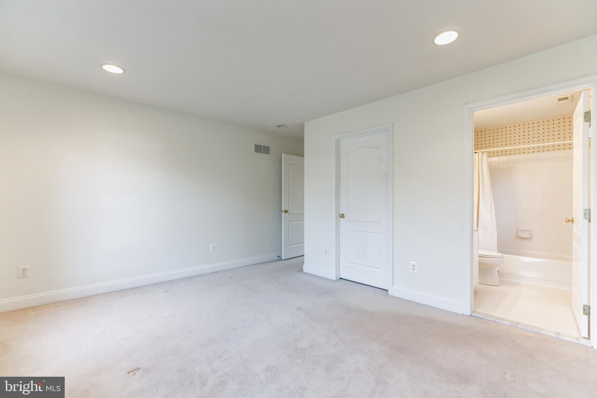 VALLEY FORGE WOODS - Residential