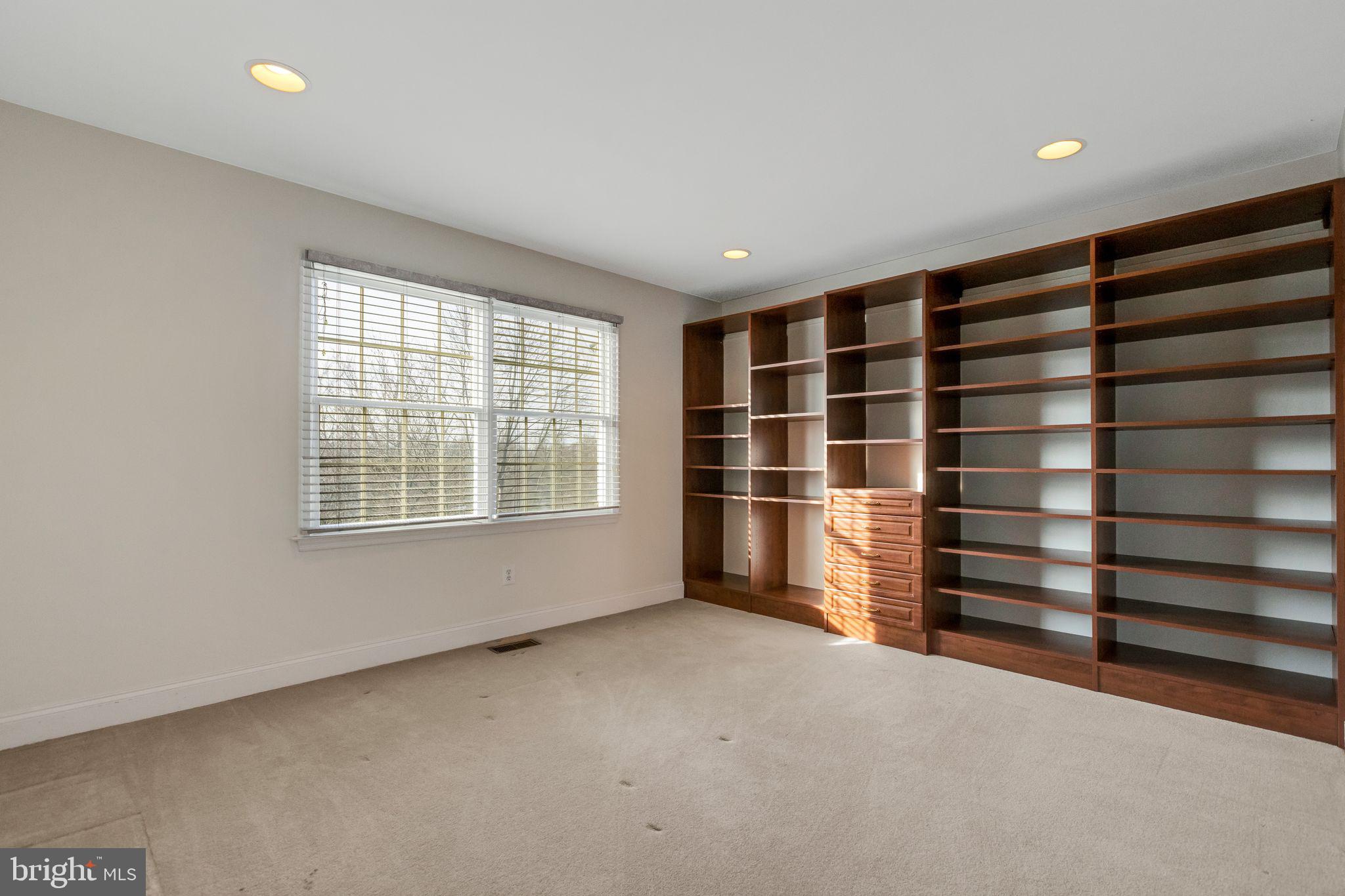 VALLEY FORGE WOODS - Residential