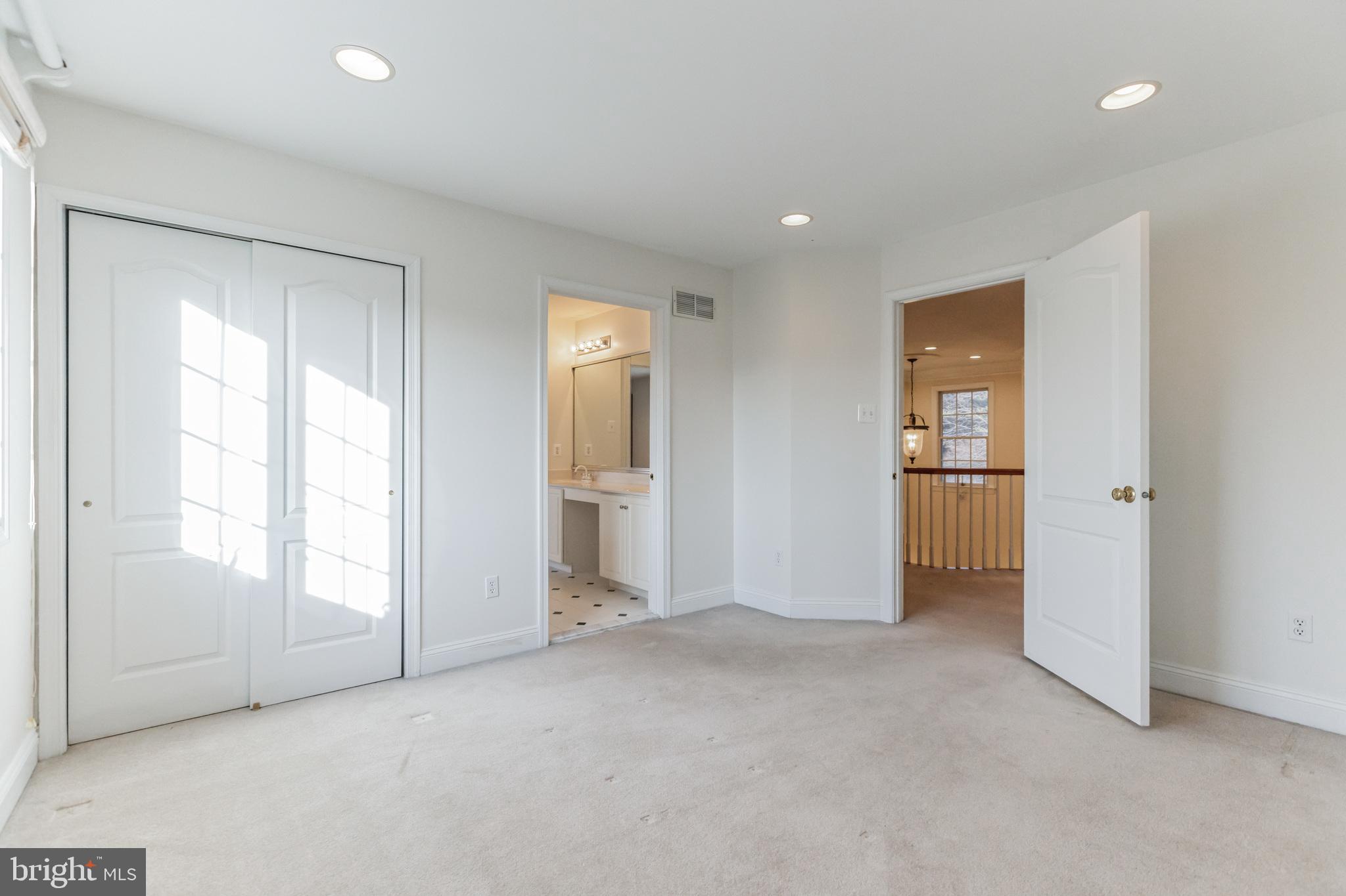 VALLEY FORGE WOODS - Residential