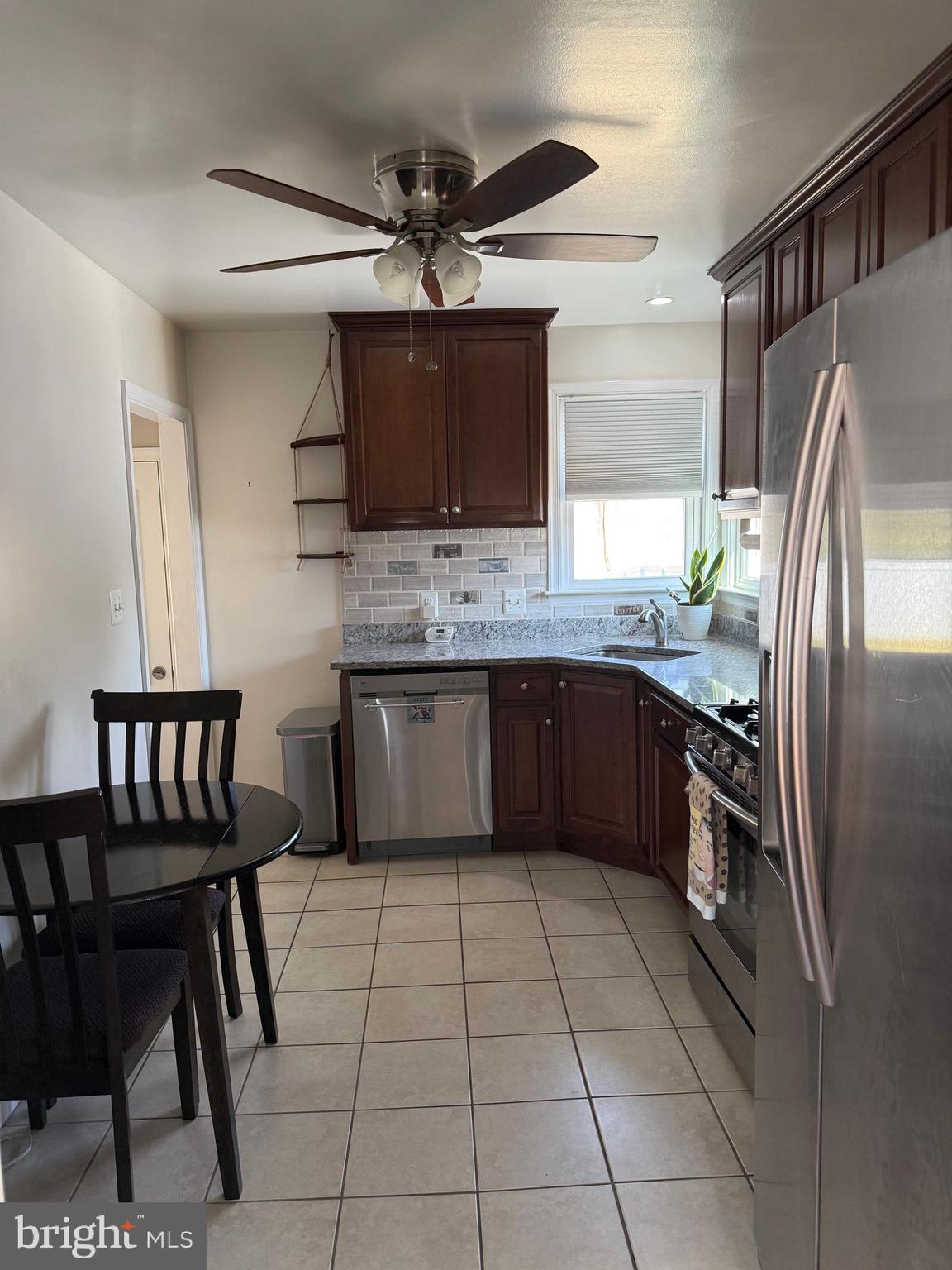CRESTWOOD - Residential