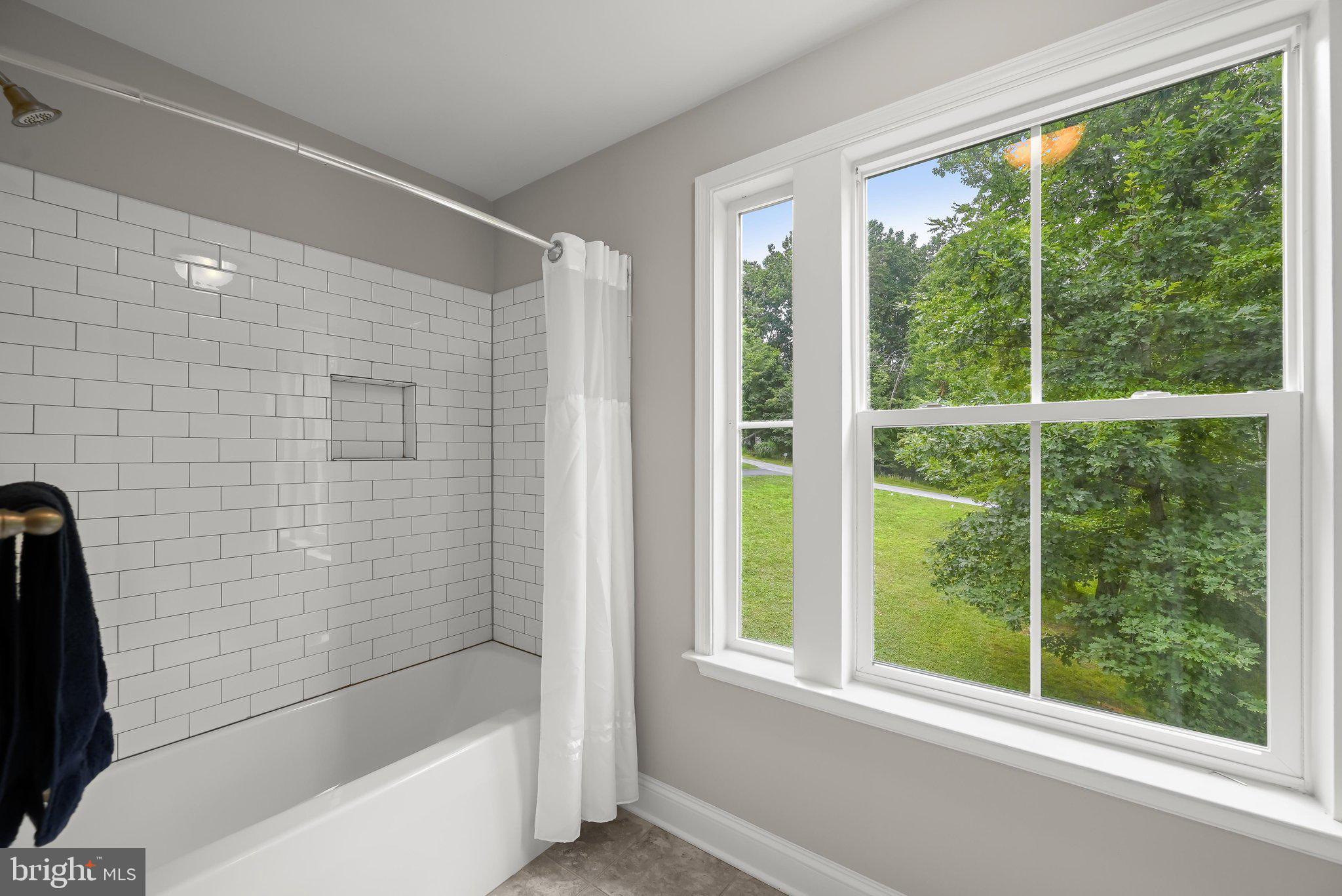 TRIADELPHIA WOODS - Residential