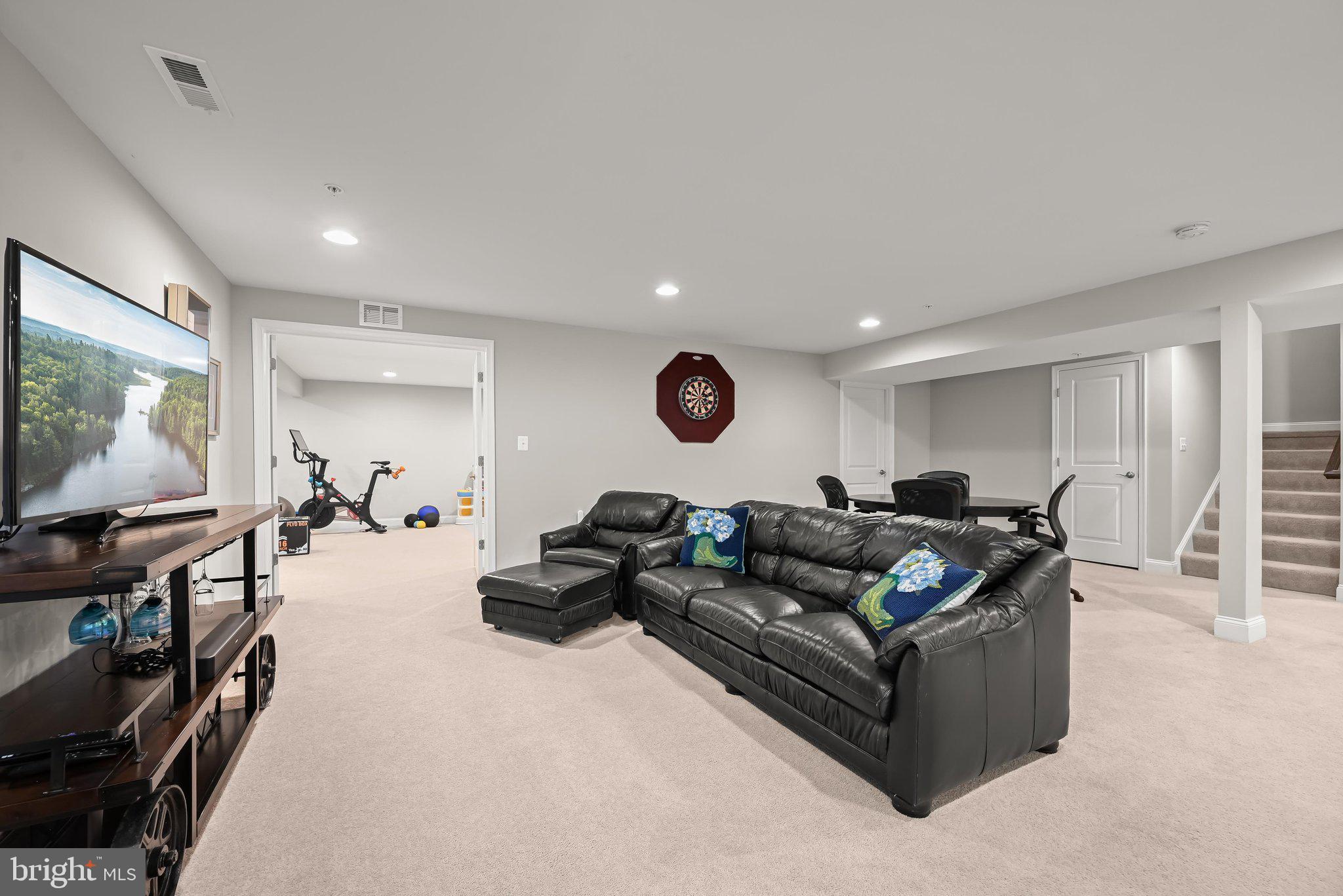 TRIADELPHIA WOODS - Residential