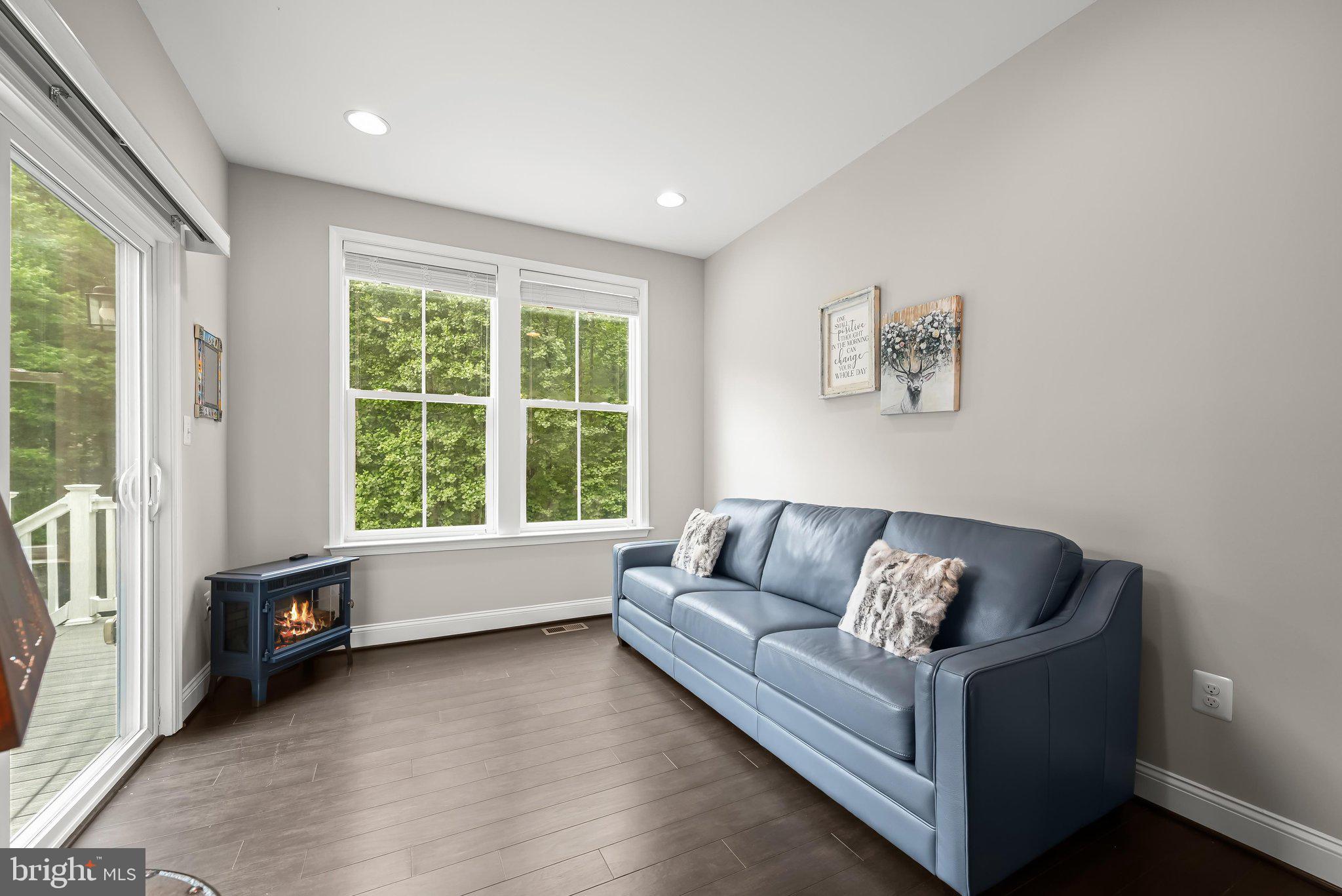 TRIADELPHIA WOODS - Residential