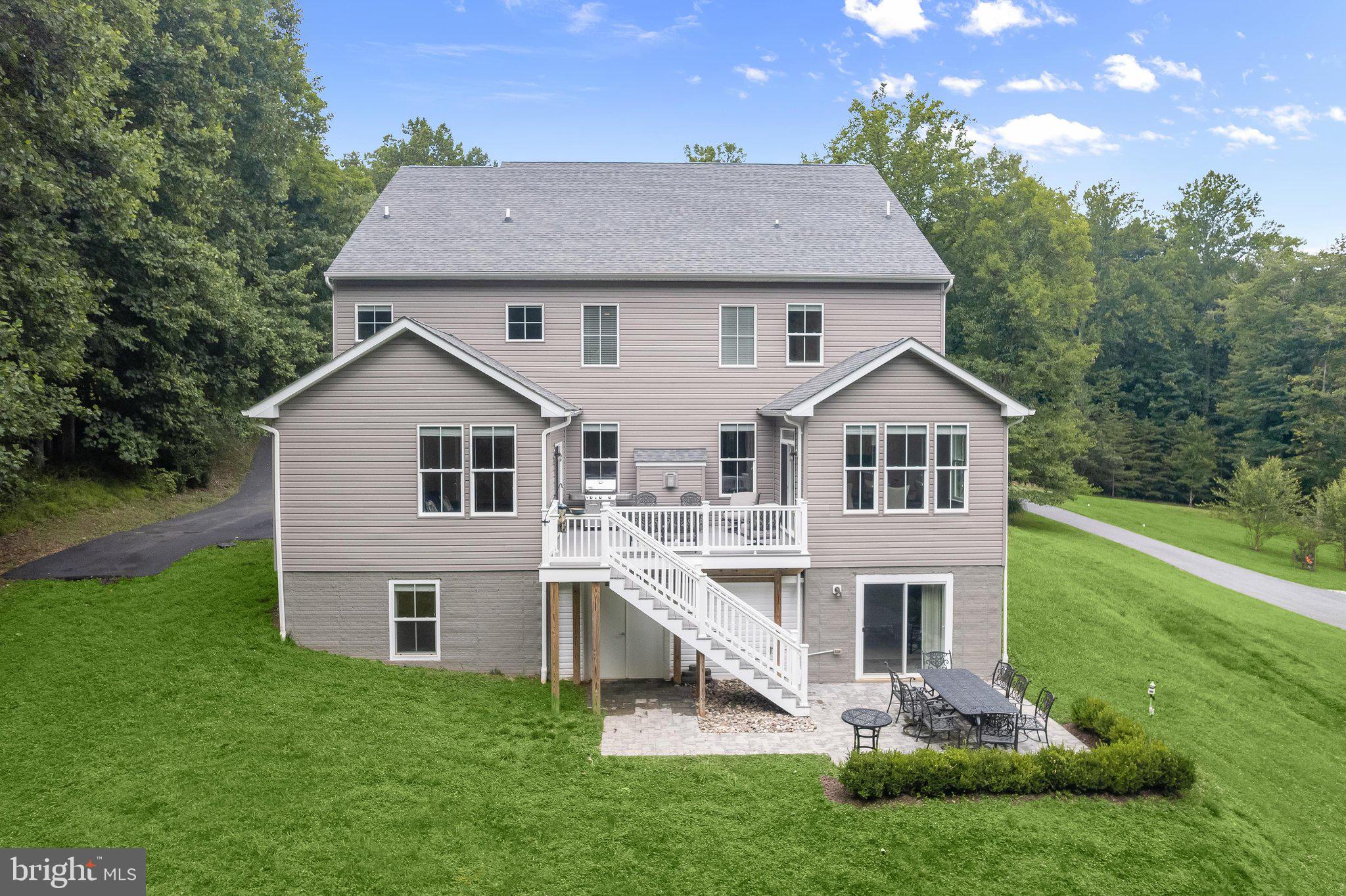 TRIADELPHIA WOODS - Residential