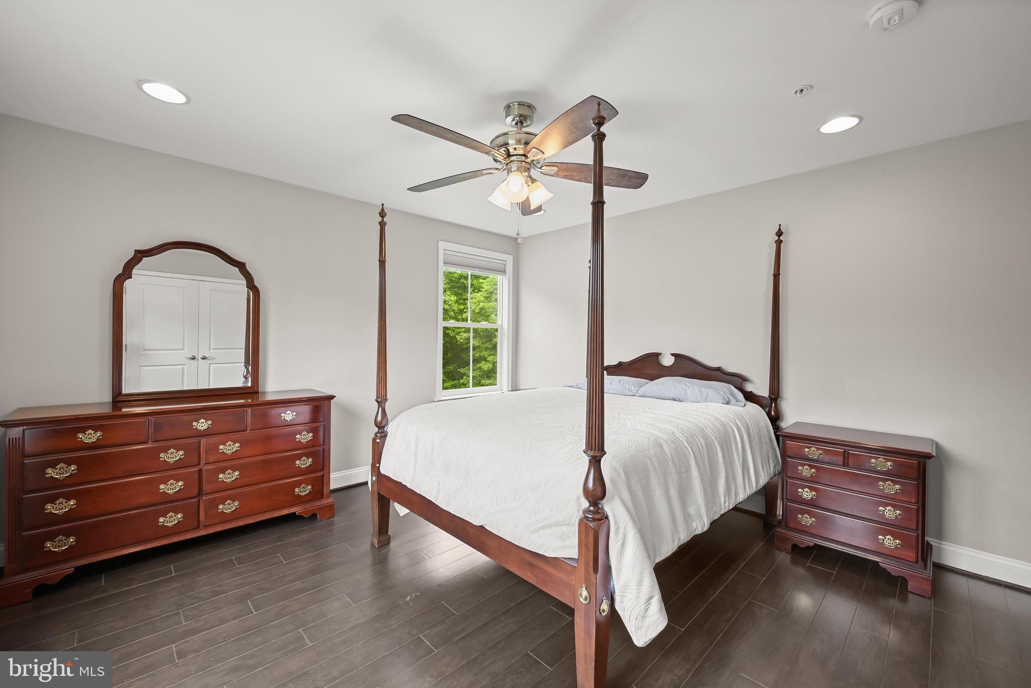 TRIADELPHIA WOODS - Residential