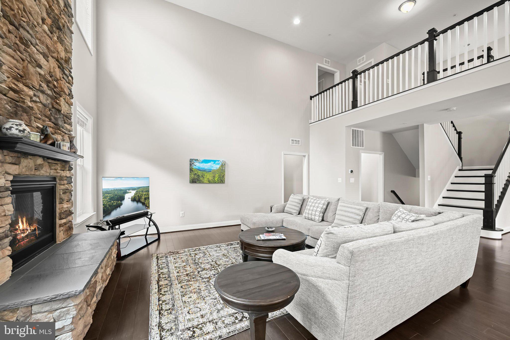 TRIADELPHIA WOODS - Residential