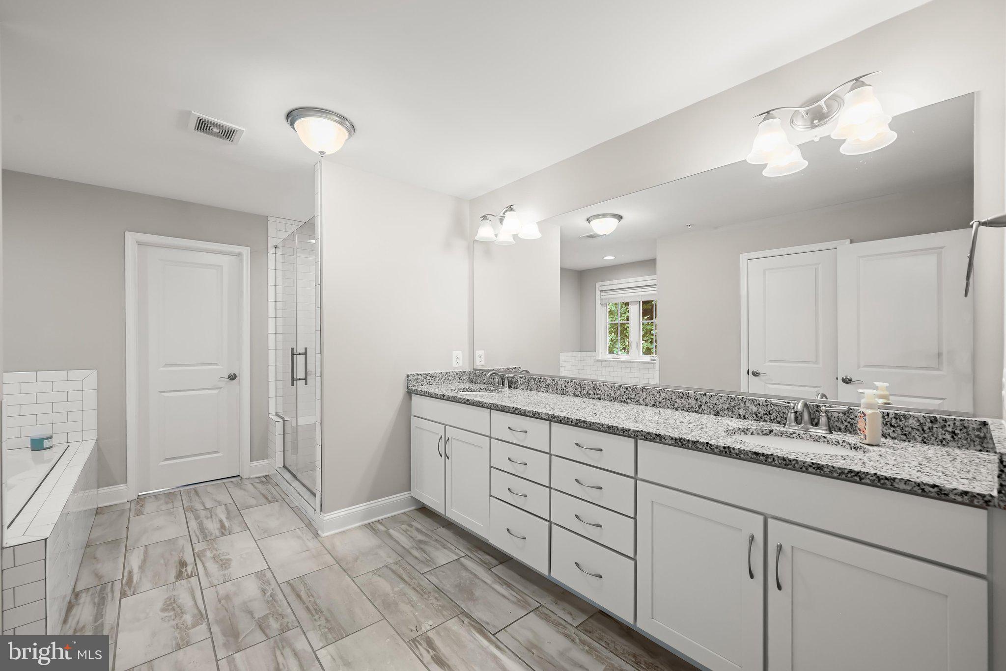 TRIADELPHIA WOODS - Residential