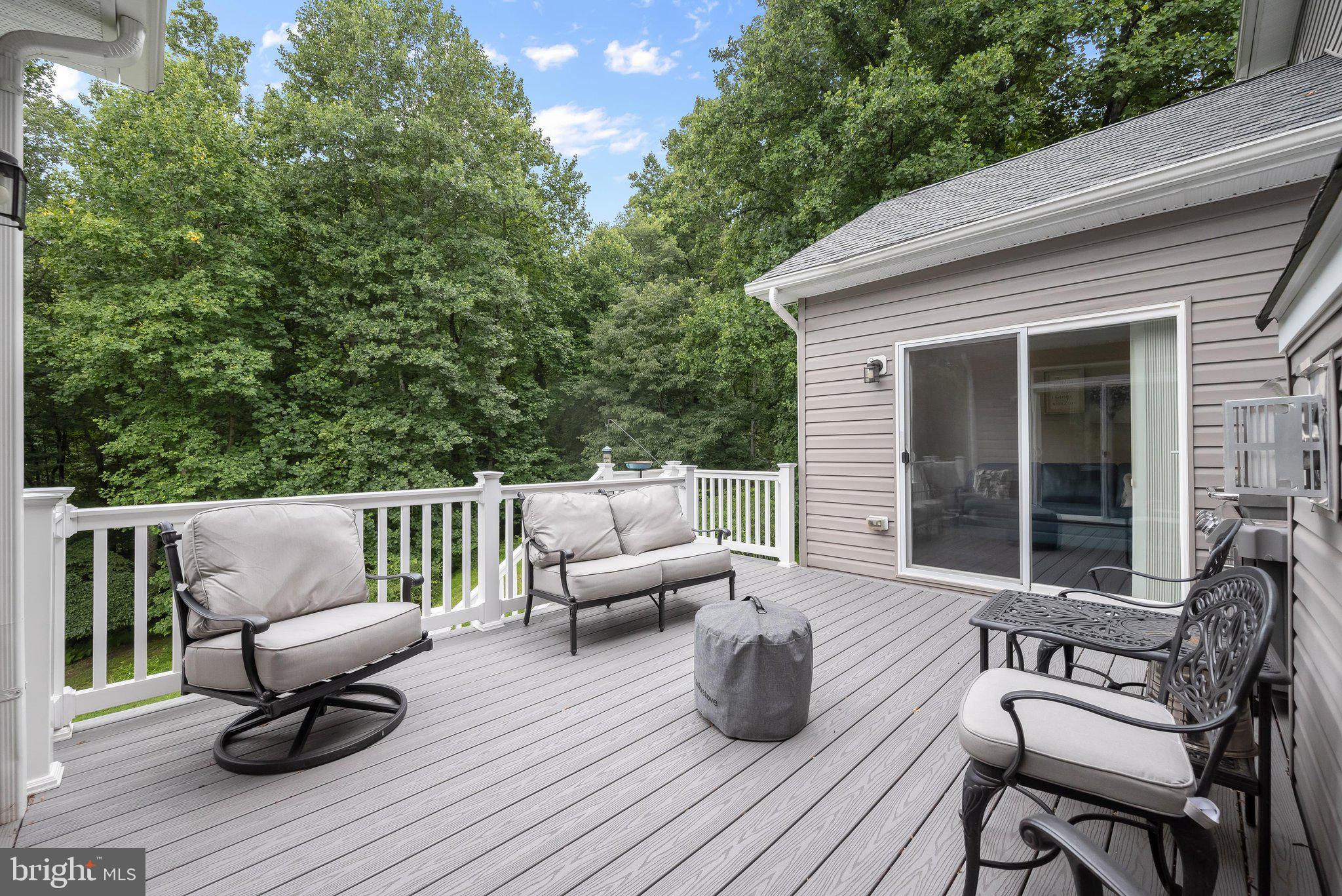TRIADELPHIA WOODS - Residential
