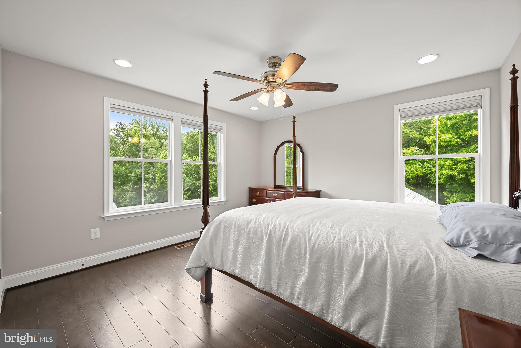 TRIADELPHIA WOODS - Residential