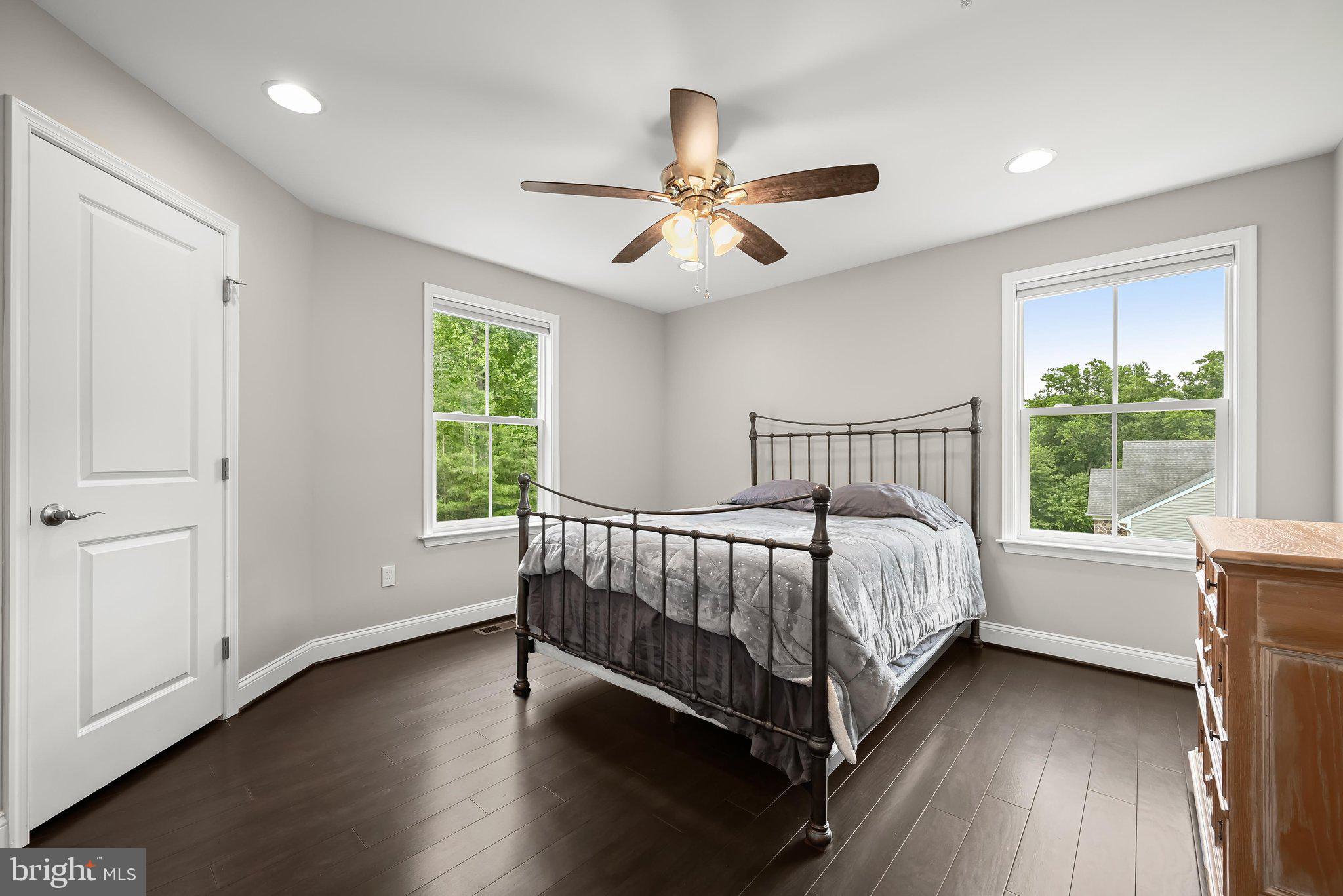 TRIADELPHIA WOODS - Residential