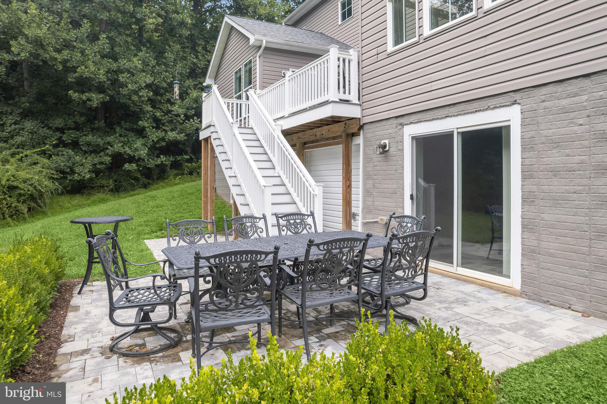 TRIADELPHIA WOODS - Residential