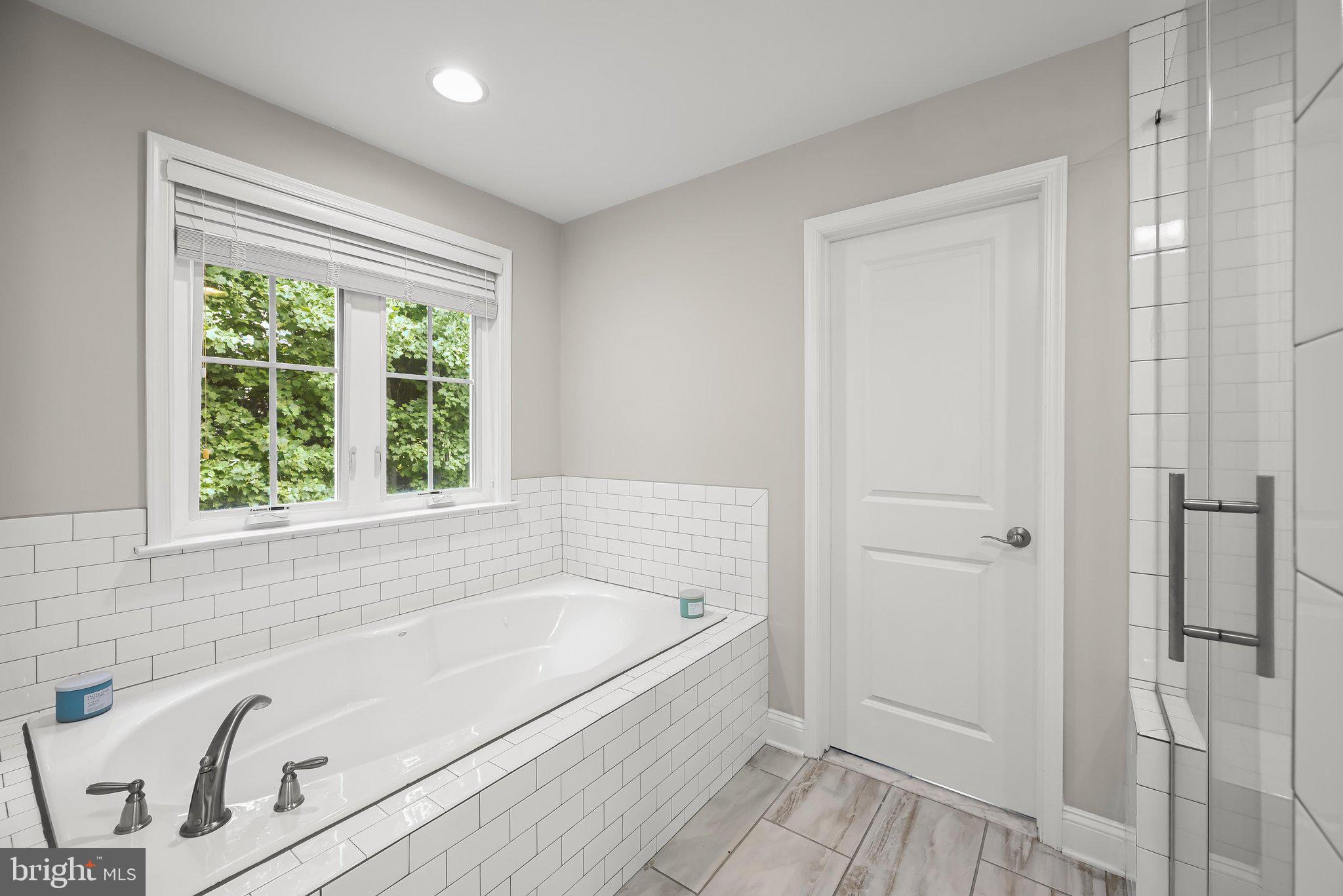 TRIADELPHIA WOODS - Residential
