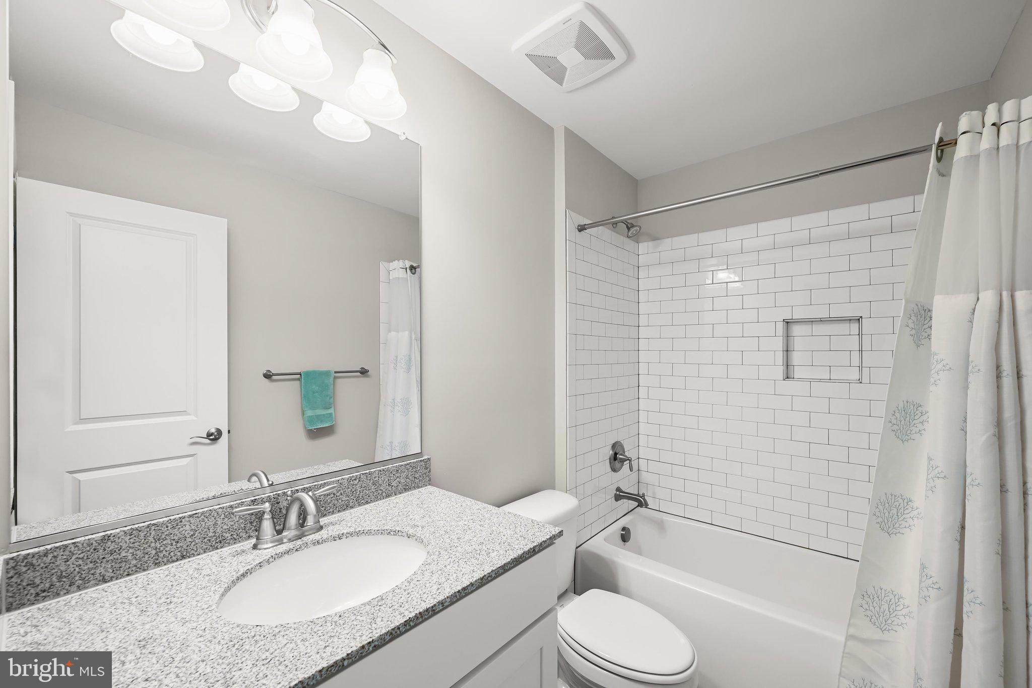 TRIADELPHIA WOODS - Residential