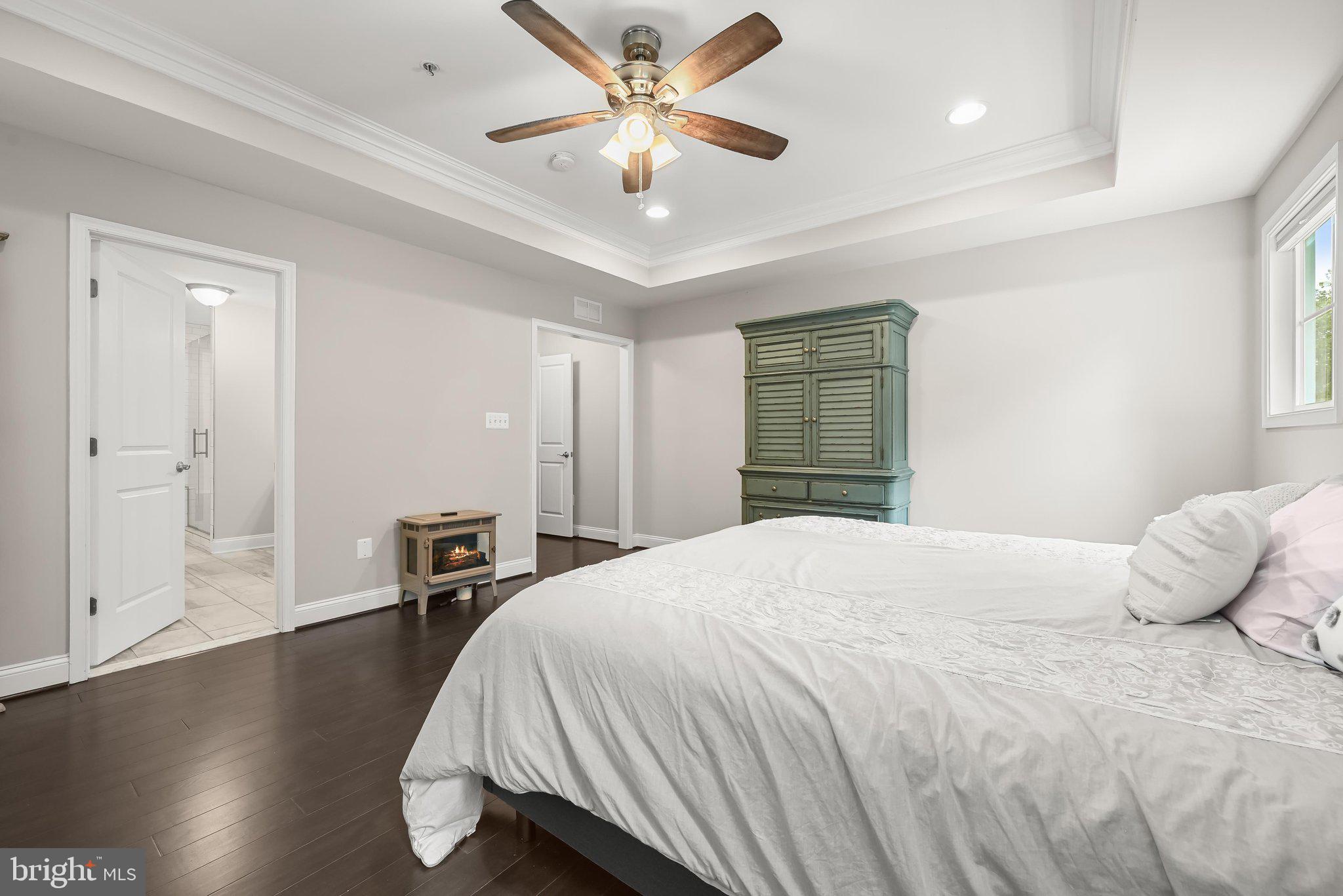TRIADELPHIA WOODS - Residential