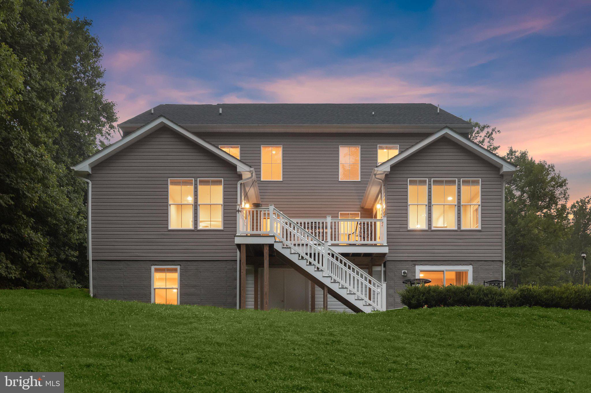 TRIADELPHIA WOODS - Residential