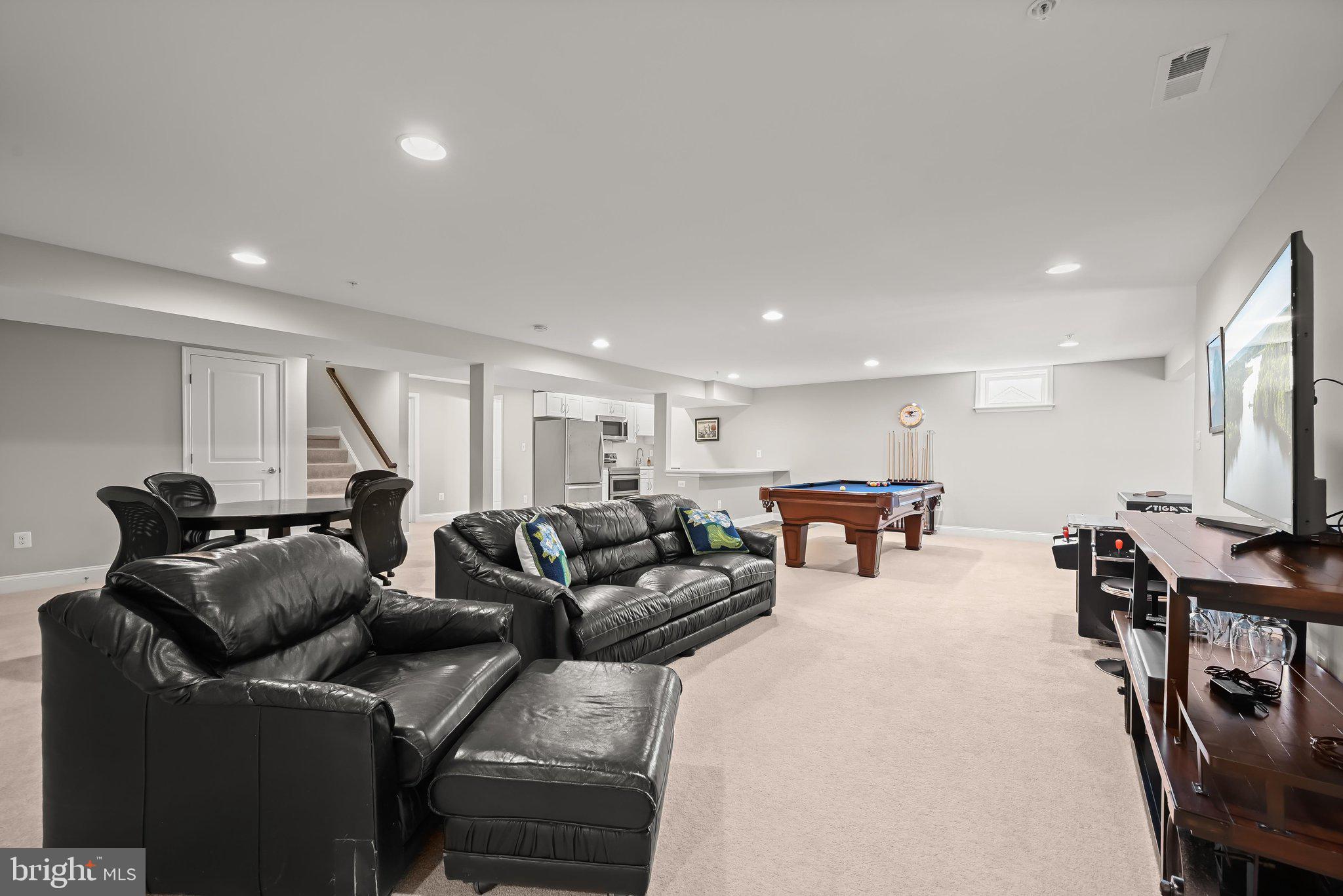 TRIADELPHIA WOODS - Residential