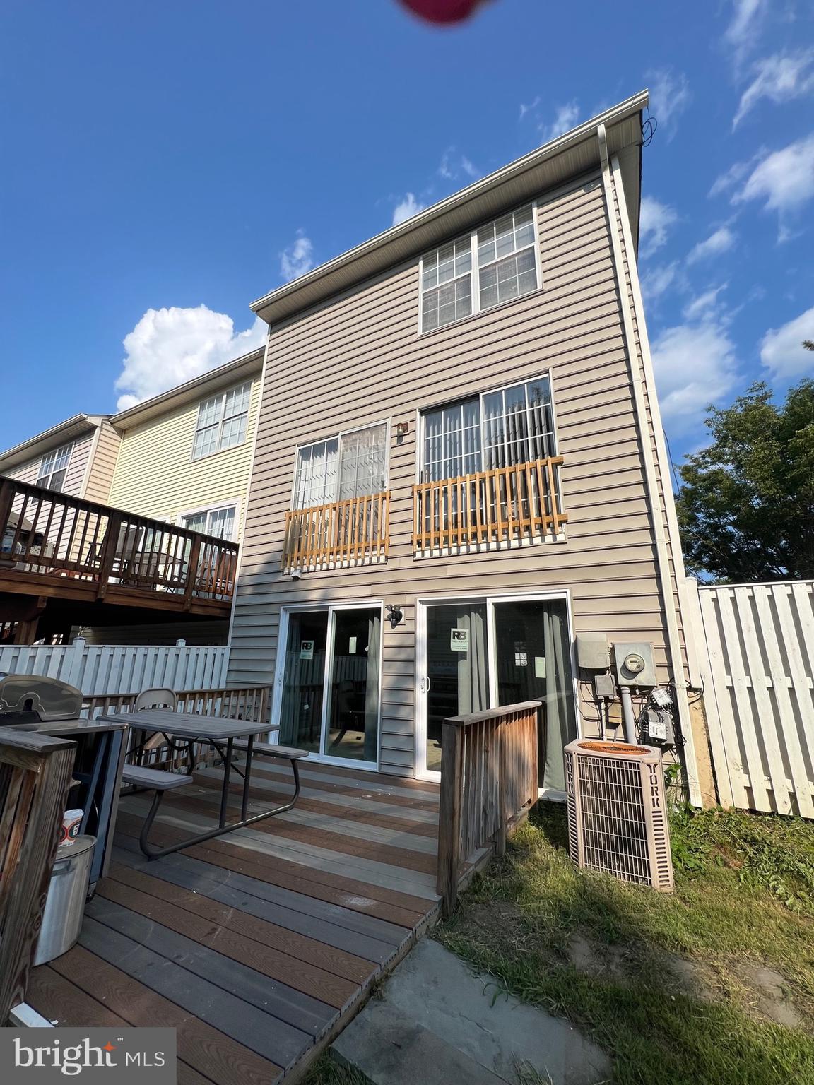 WELLINGTON/CLOVERHILL - Residential
