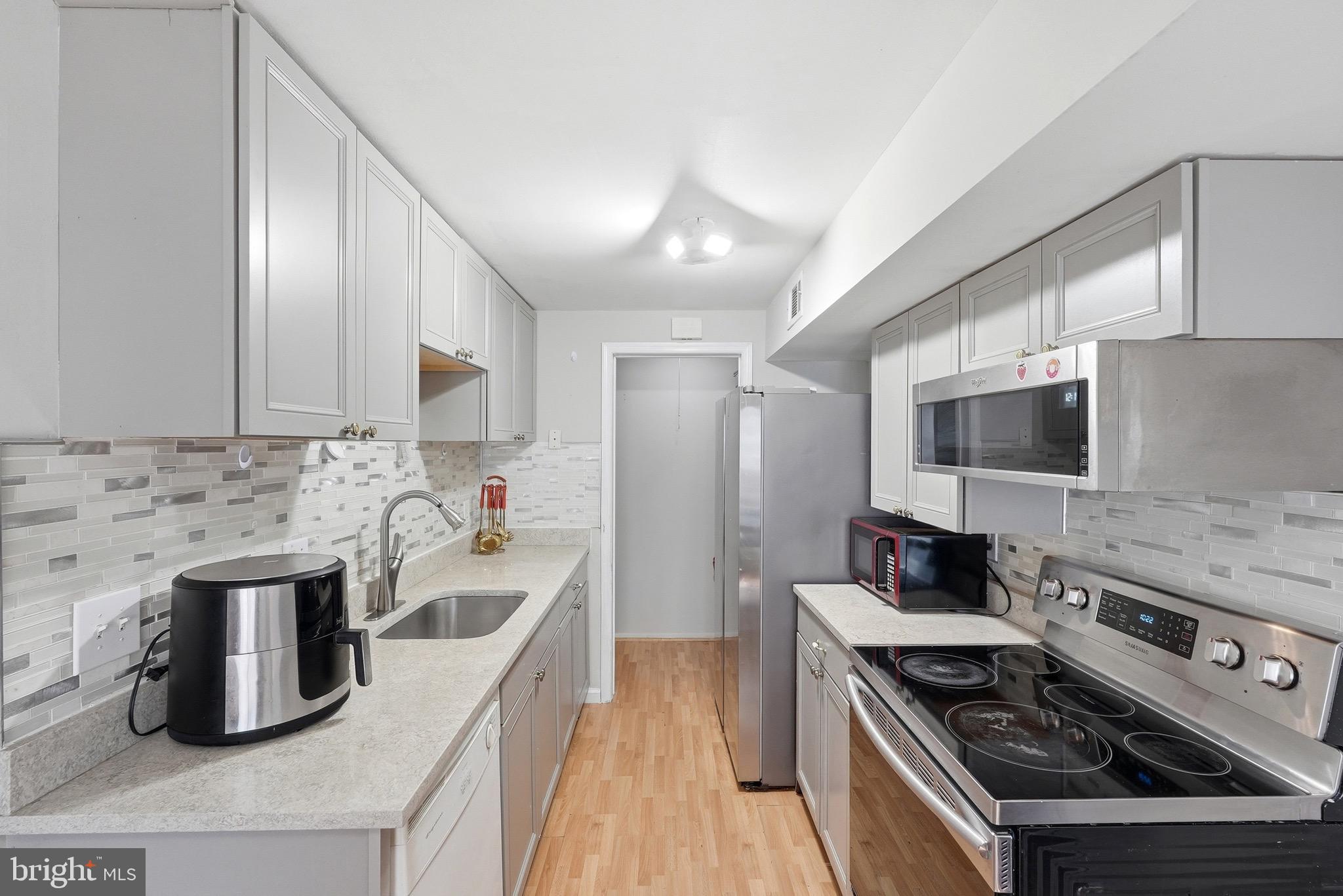 BROOKSHIRE - Residential