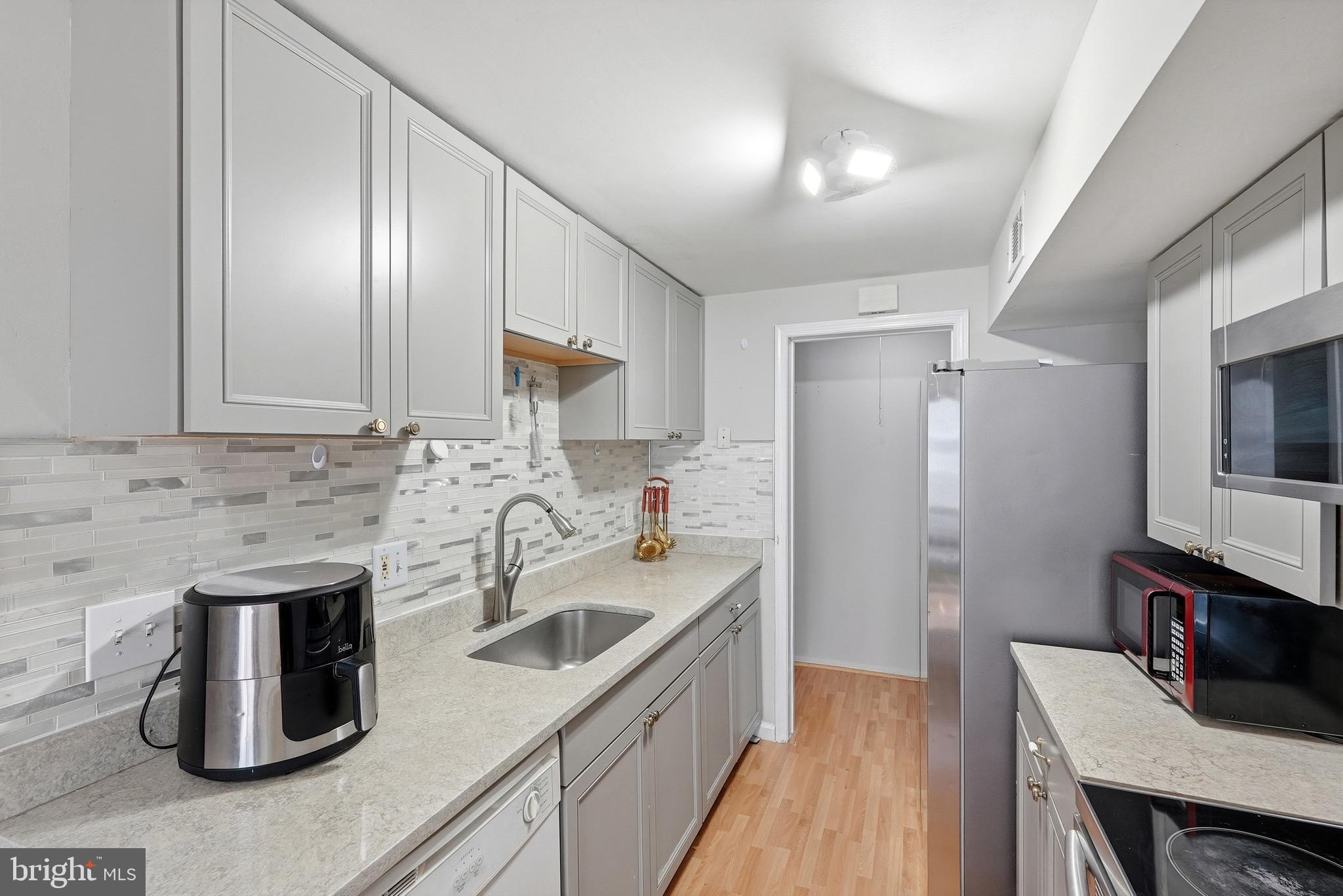 BROOKSHIRE - Residential