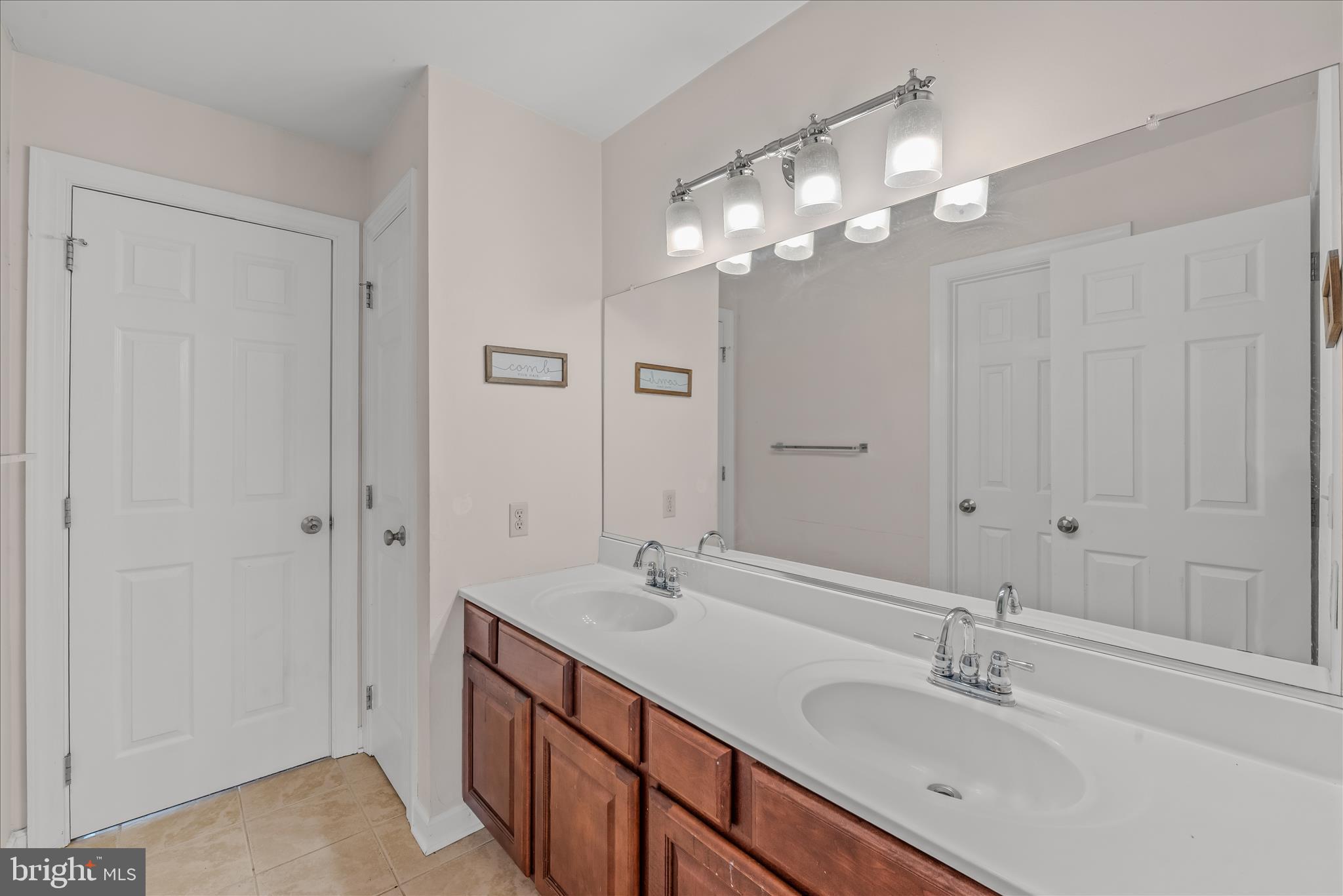 HERITAGE GROVE - Residential
